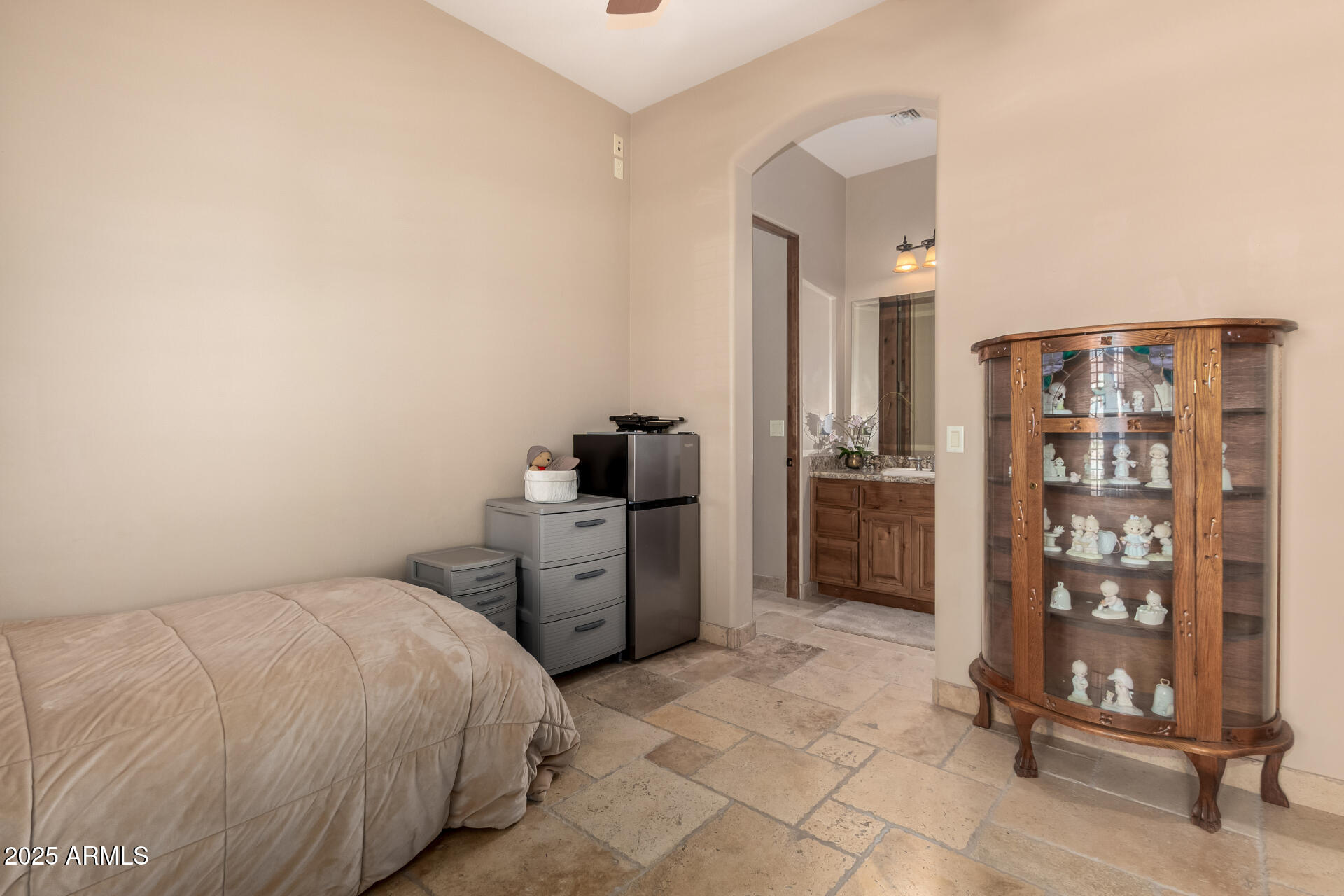 19831 W CLARENDON Avenue