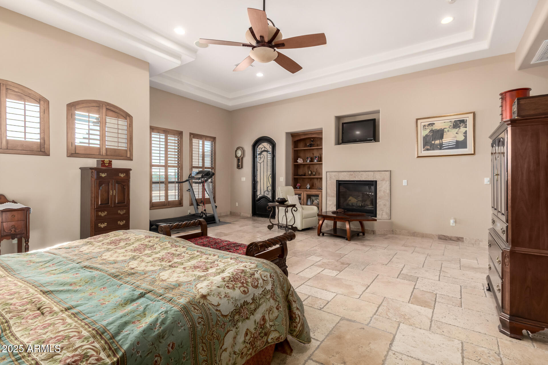 19831 W CLARENDON Avenue