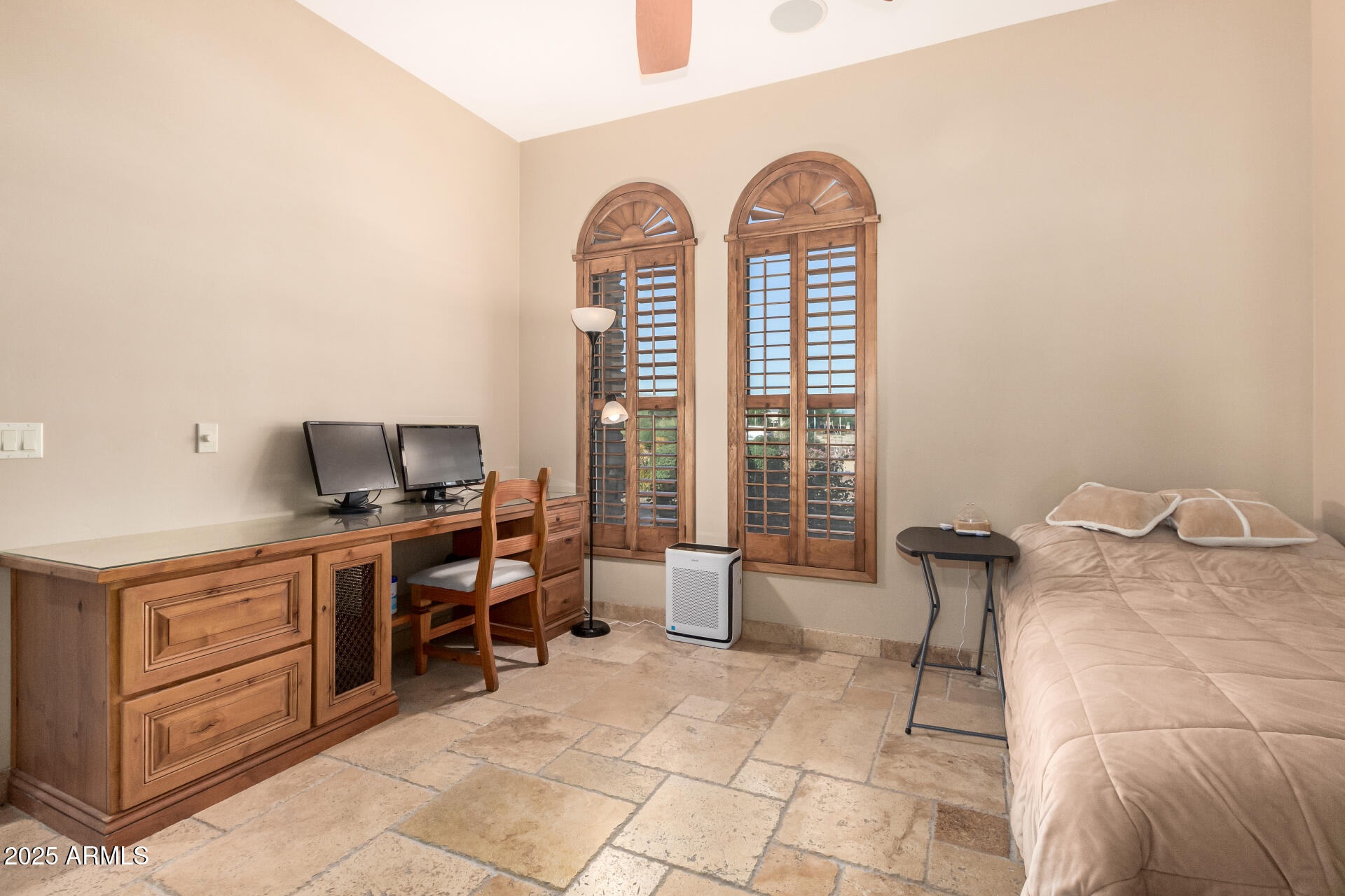 19831 W CLARENDON Avenue