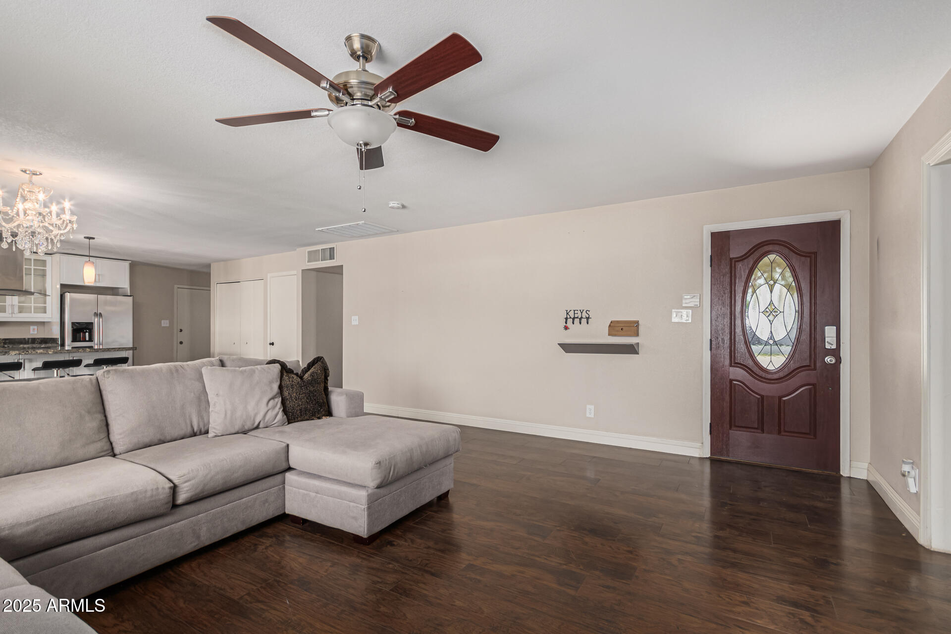 8640 E WILSHIRE Drive