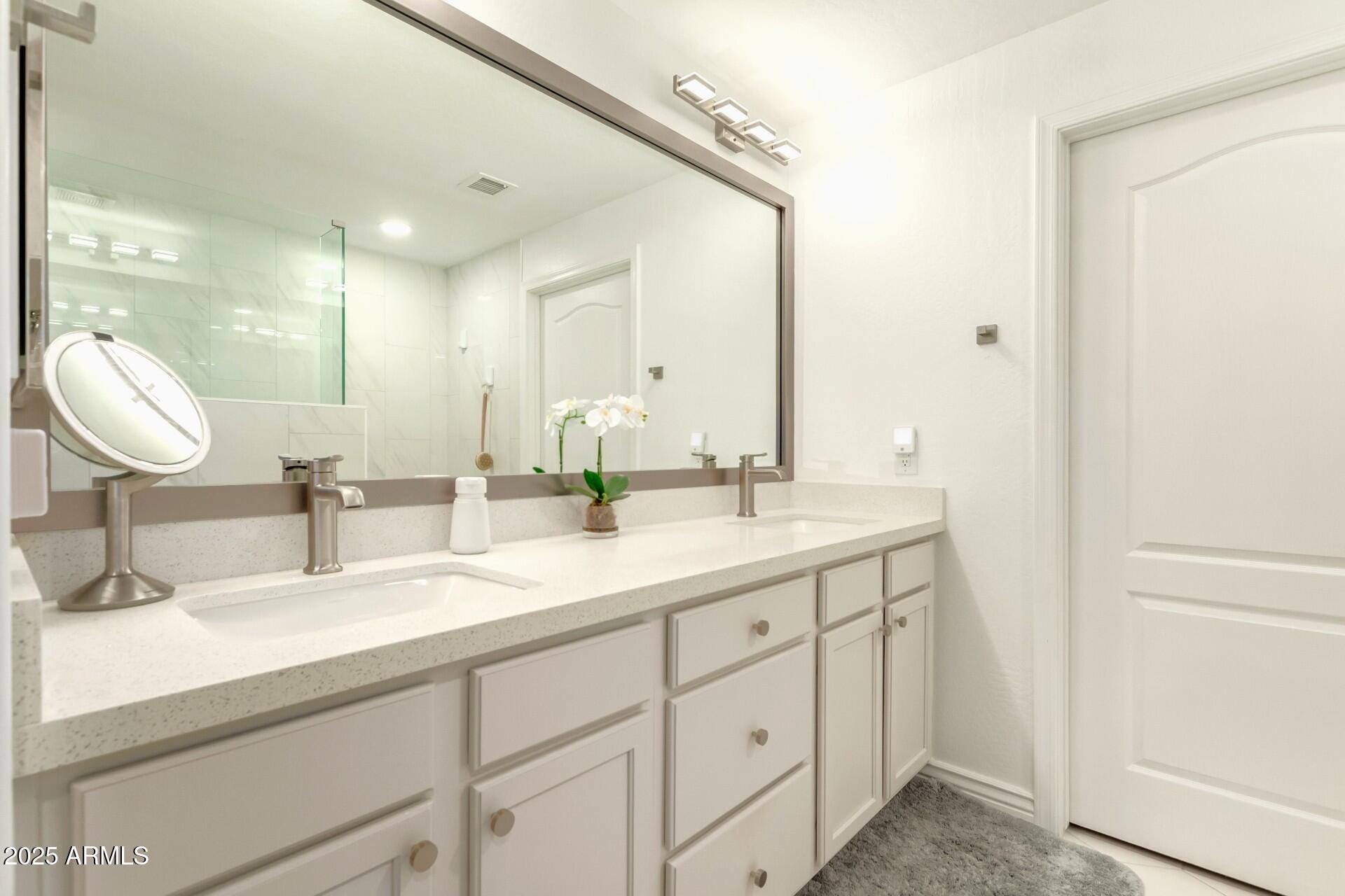 21320 N 56TH Street 1086