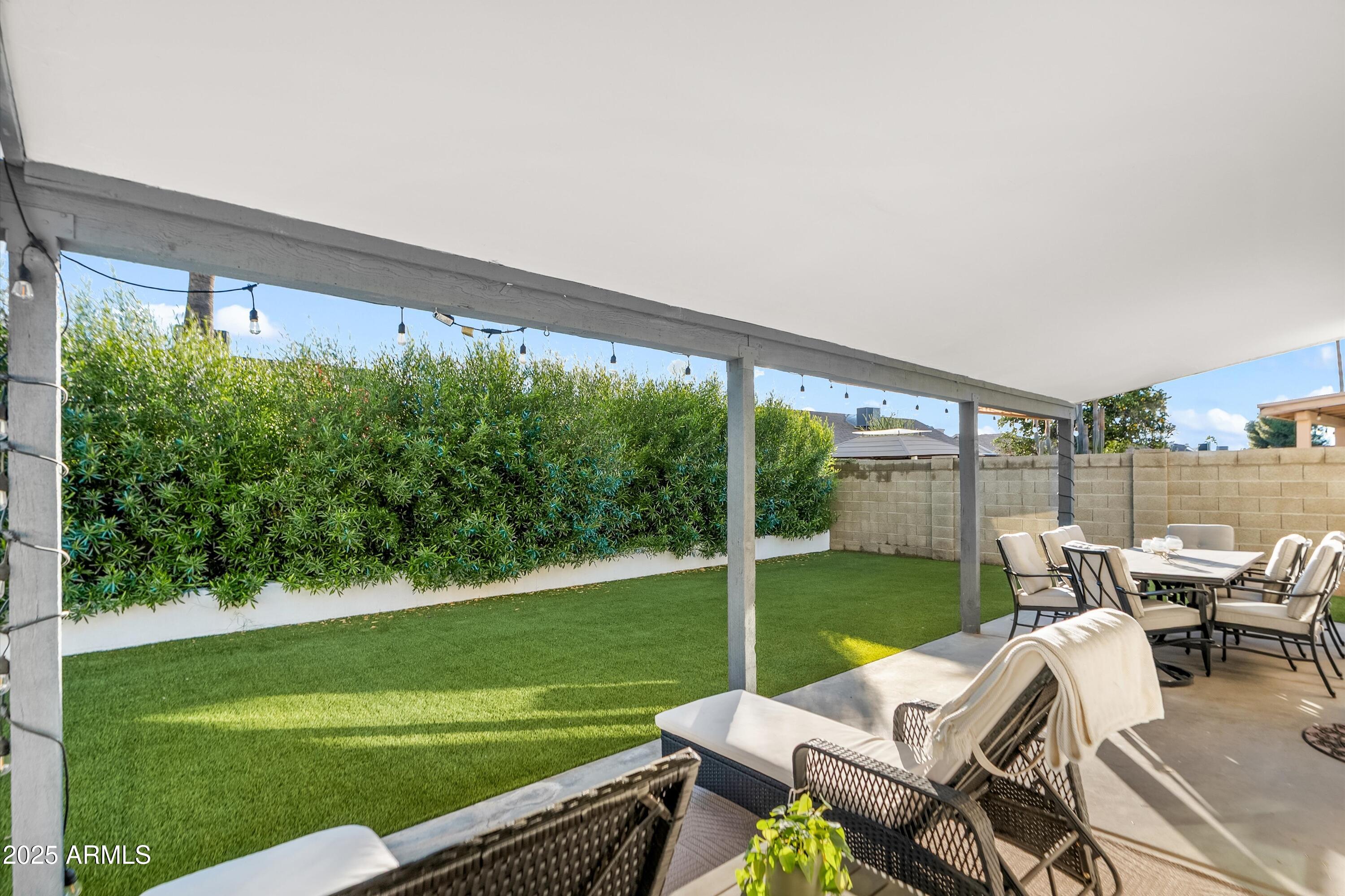 3925 E MONTE CRISTO Avenue