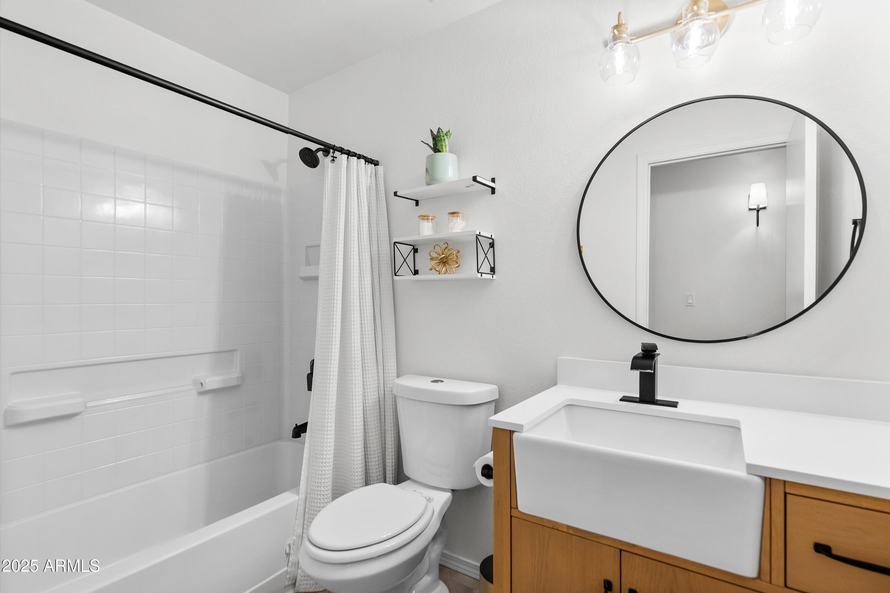 3925 E MONTE CRISTO Avenue