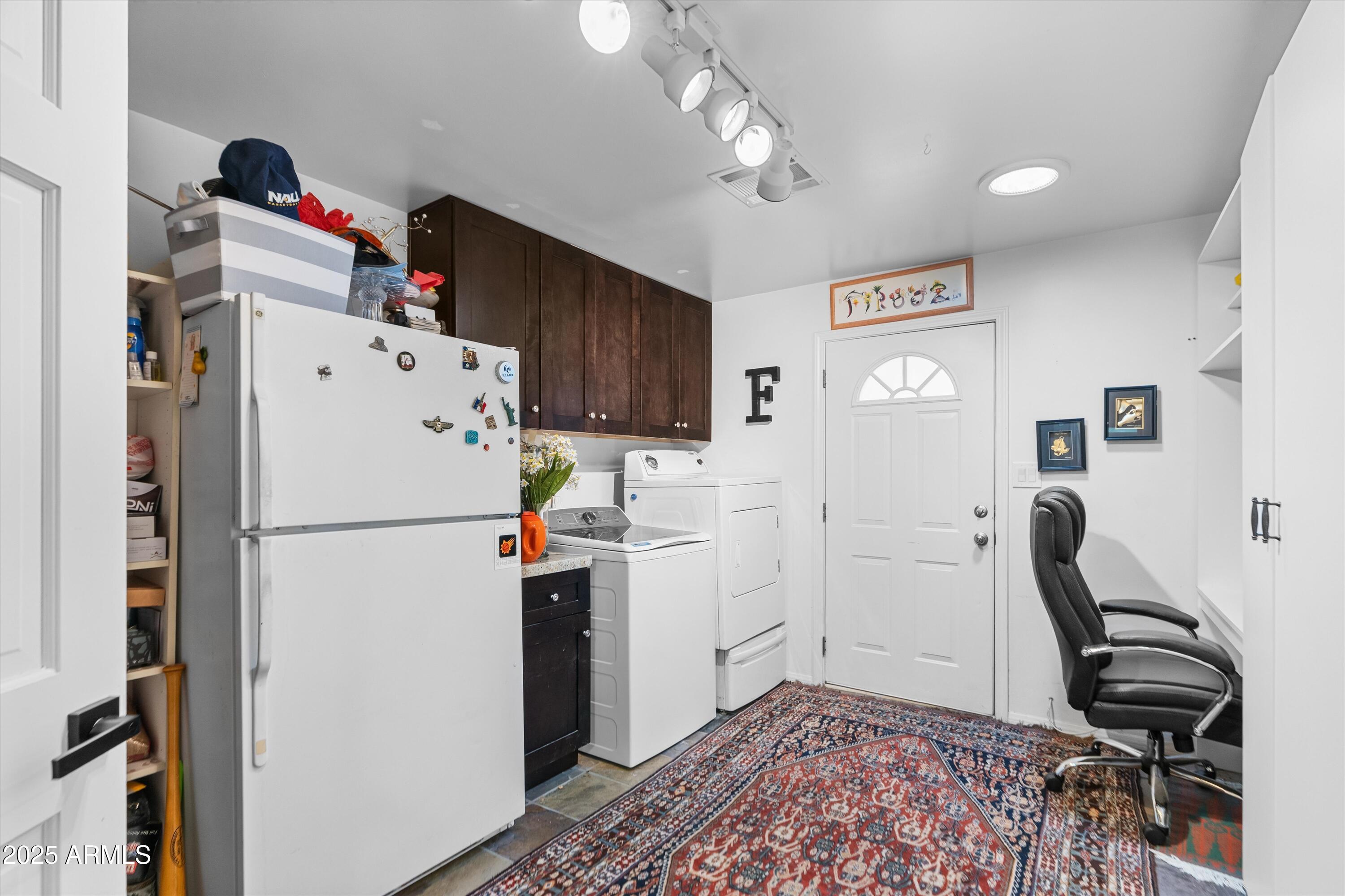 8407 E RANCHO VISTA Drive