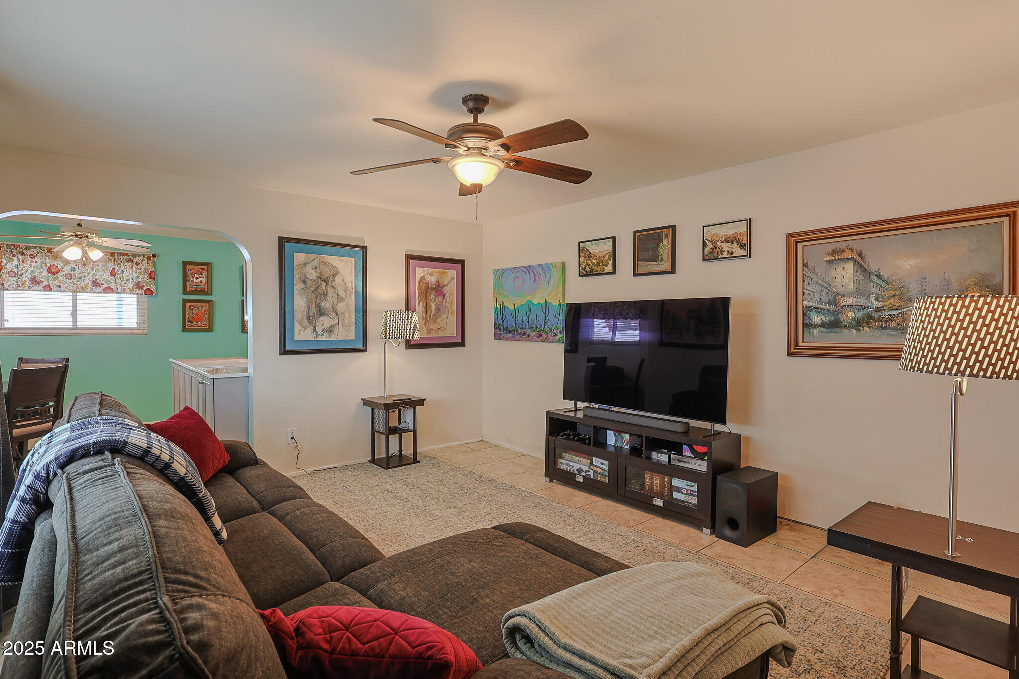 3018 W LAWRENCE Lane