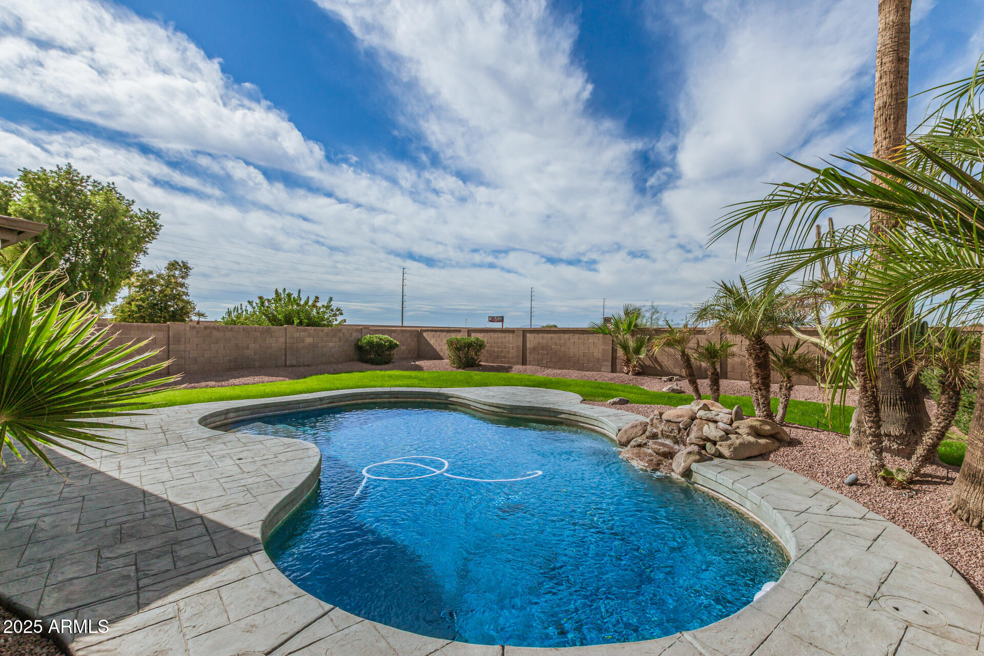 840 S PINEVIEW Drive