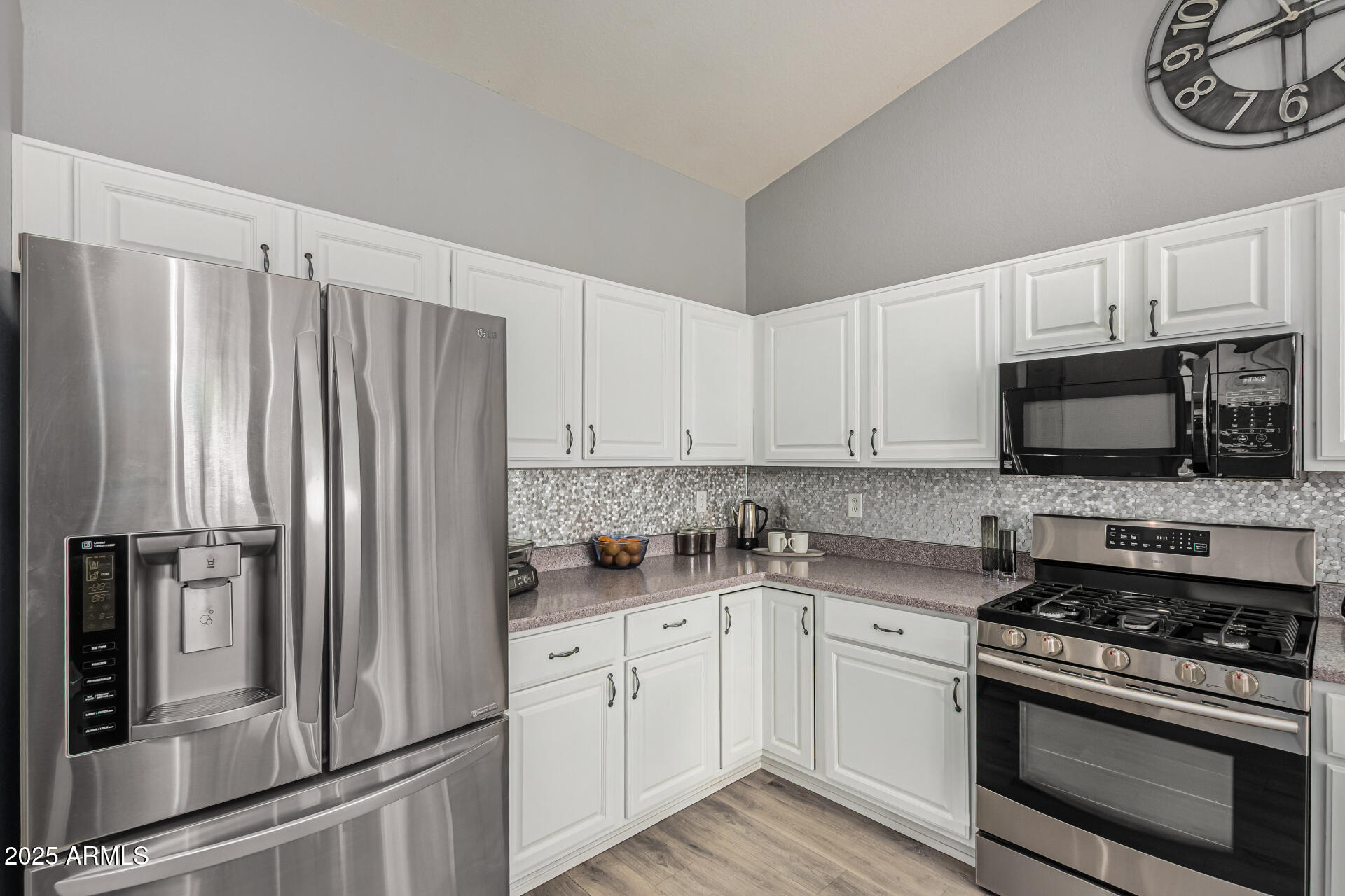 840 S PINEVIEW Drive