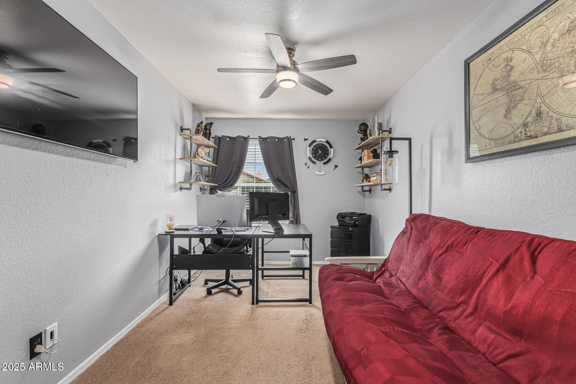 840 S PINEVIEW Drive