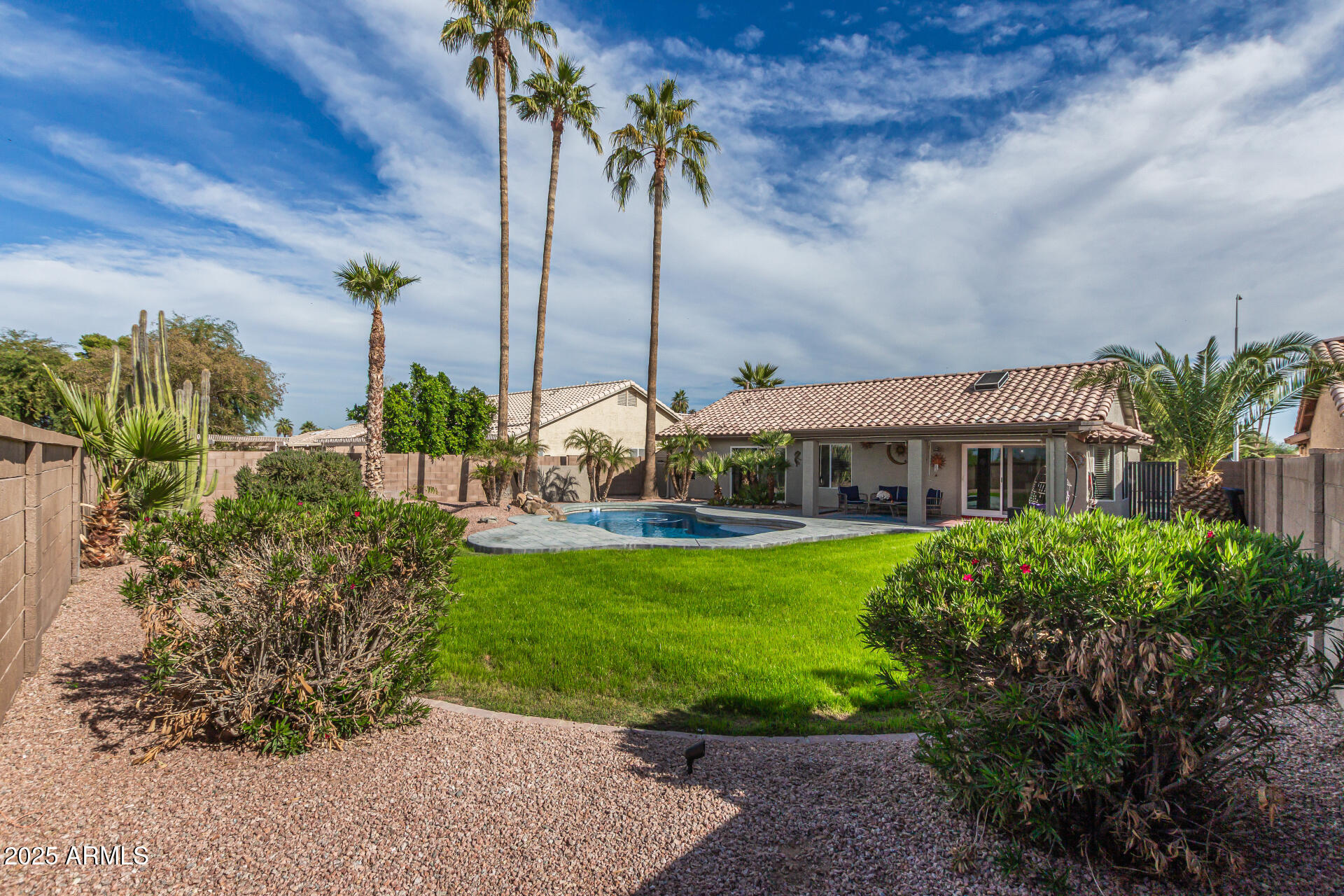 840 S PINEVIEW Drive