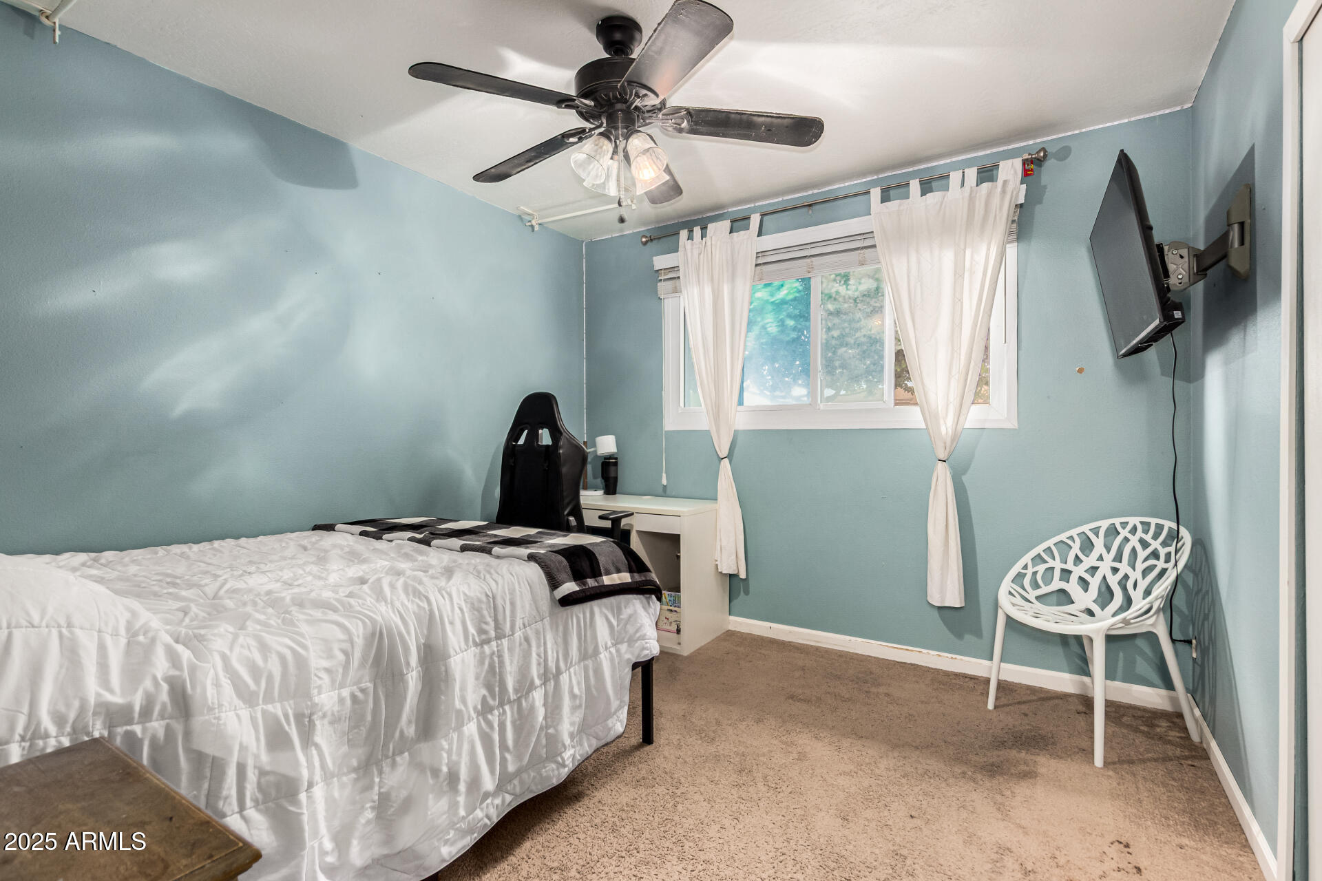 3313 W SURREY Avenue