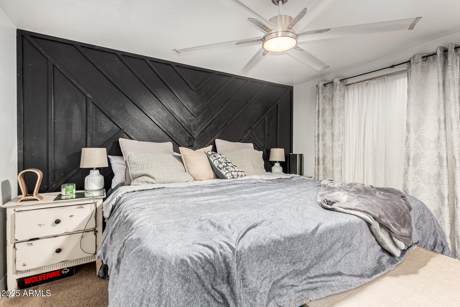 3313 W SURREY Avenue