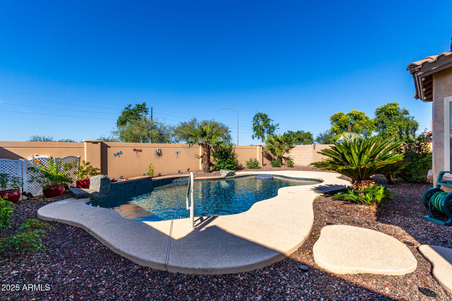 4620 S HASSETT