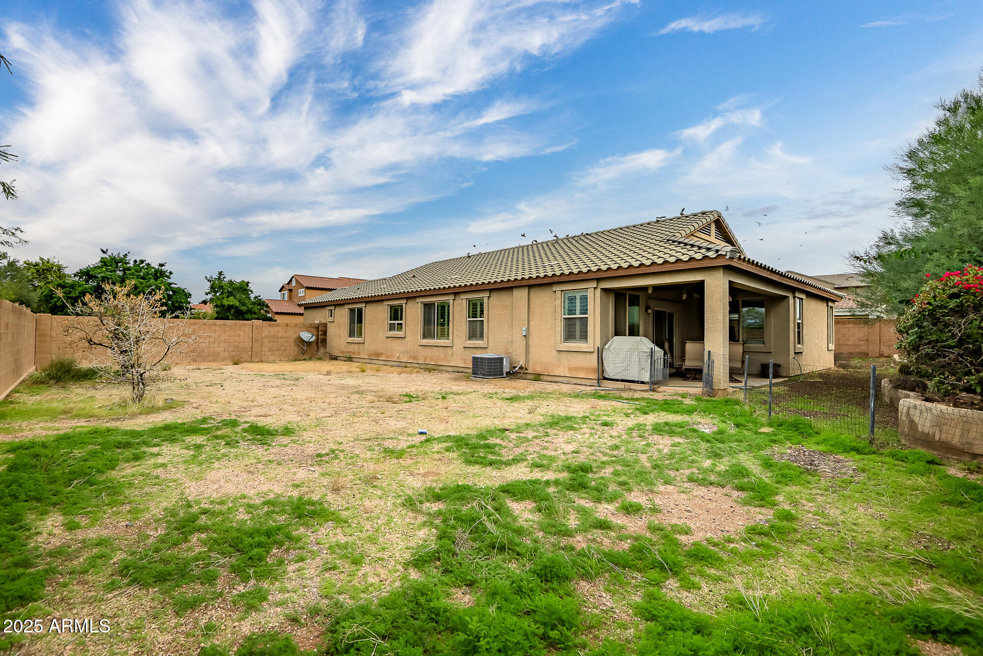 5215 E DESERT VISTA Trail