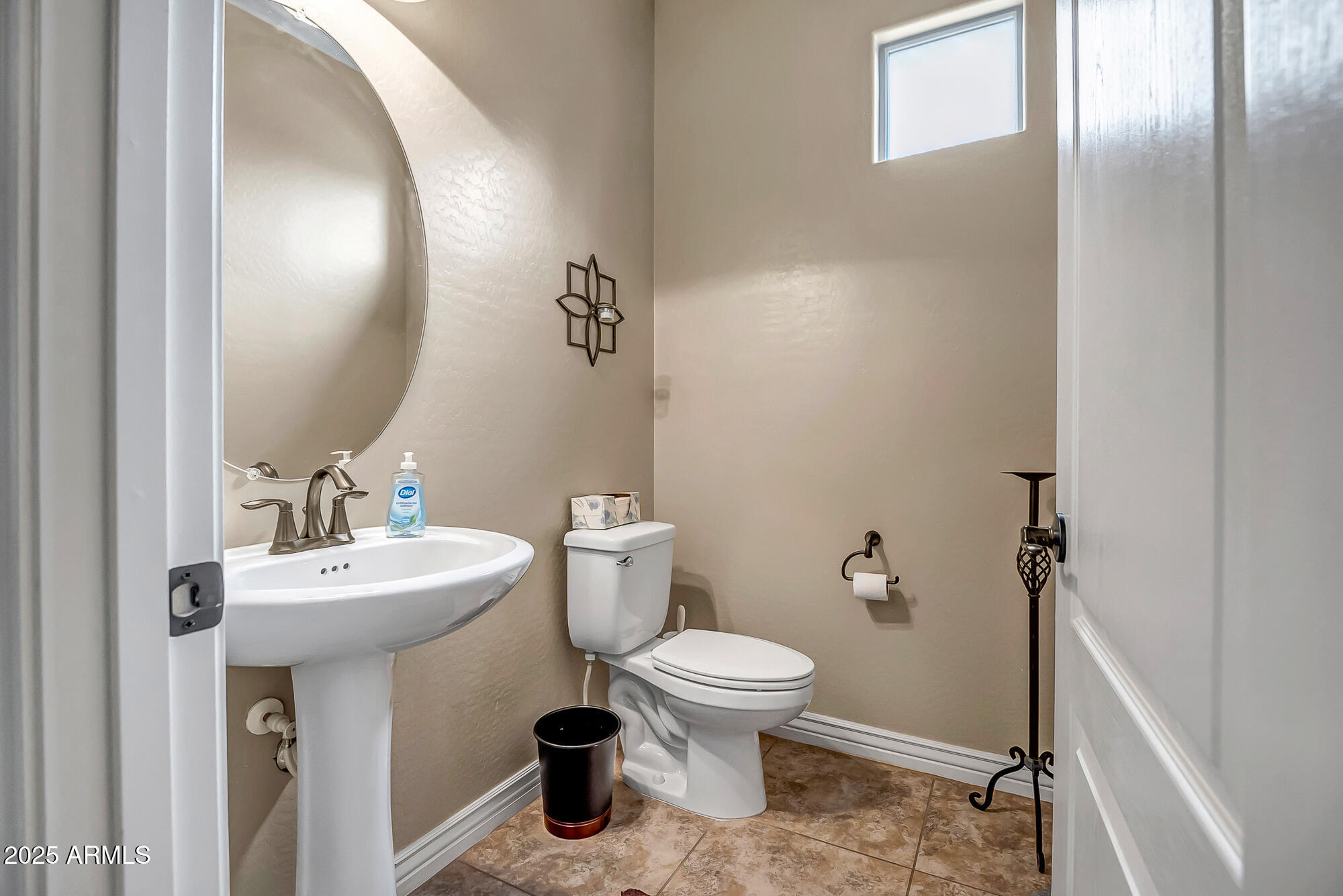 5215 E DESERT VISTA Trail