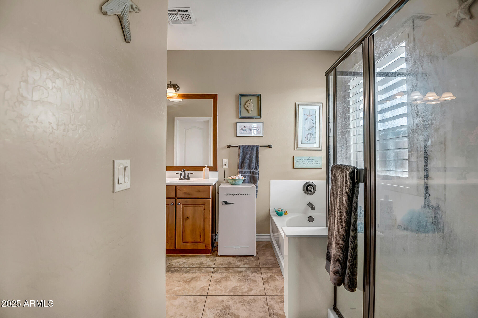 5215 E DESERT VISTA Trail