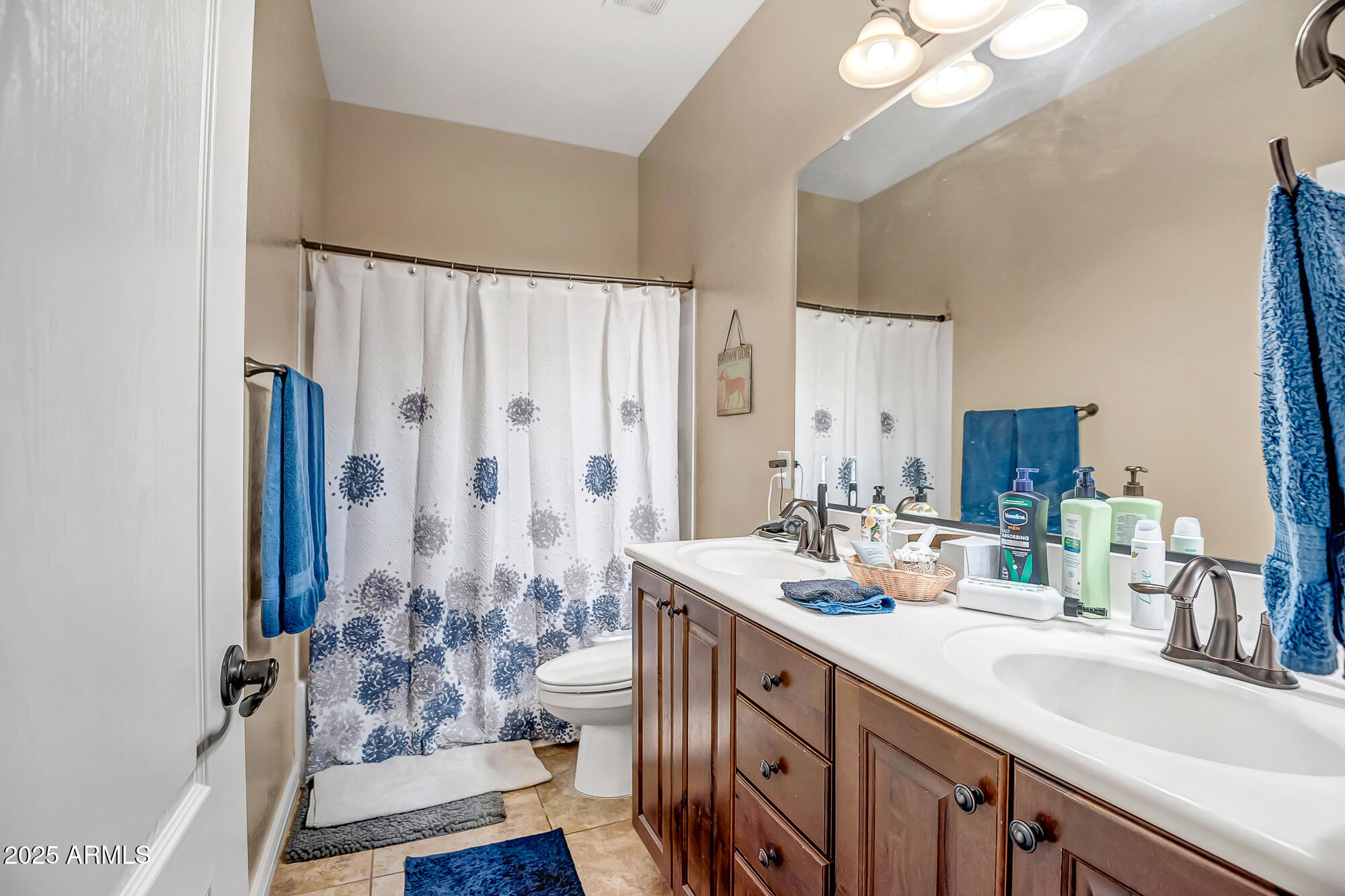 5215 E DESERT VISTA Trail