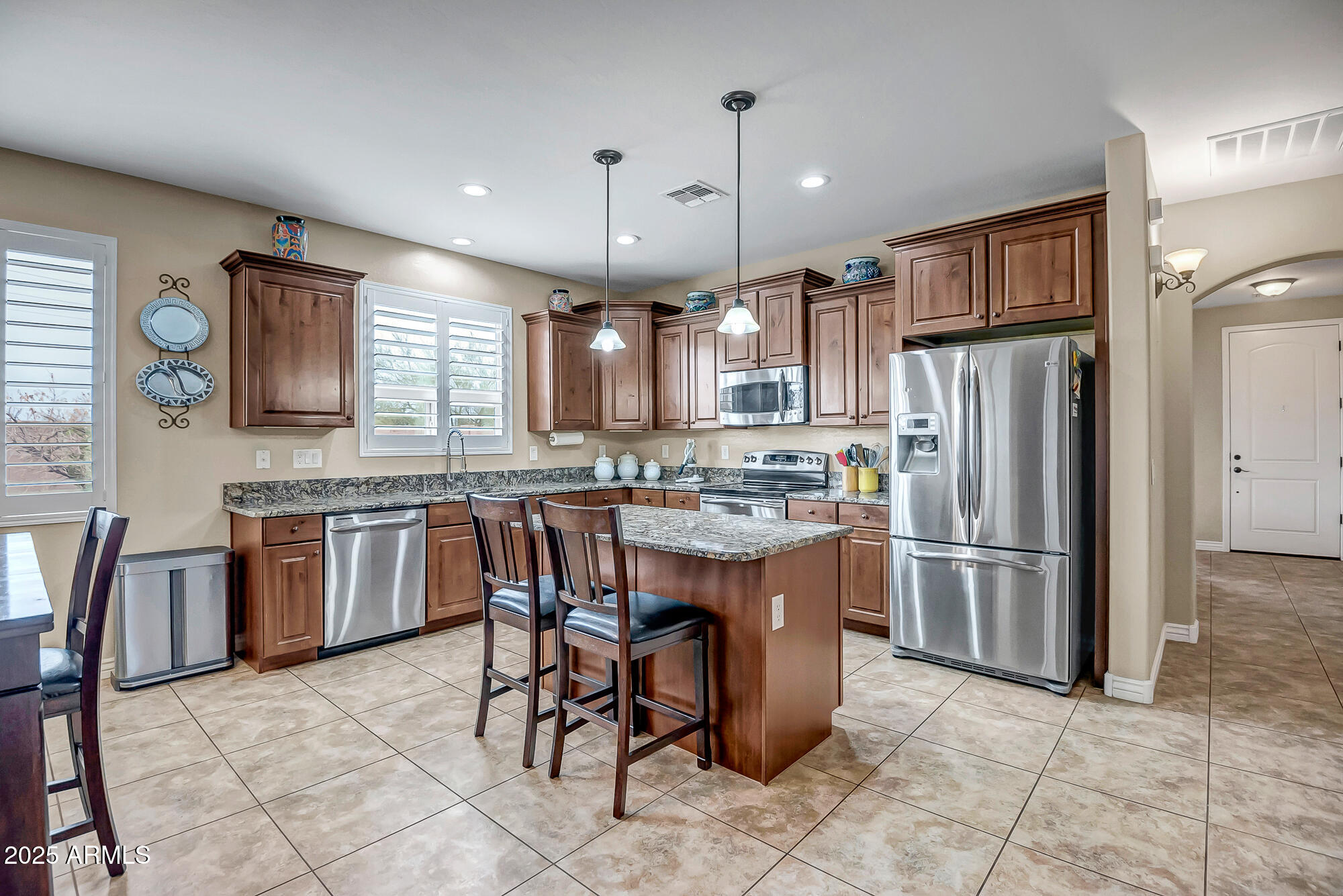 5215 E DESERT VISTA Trail