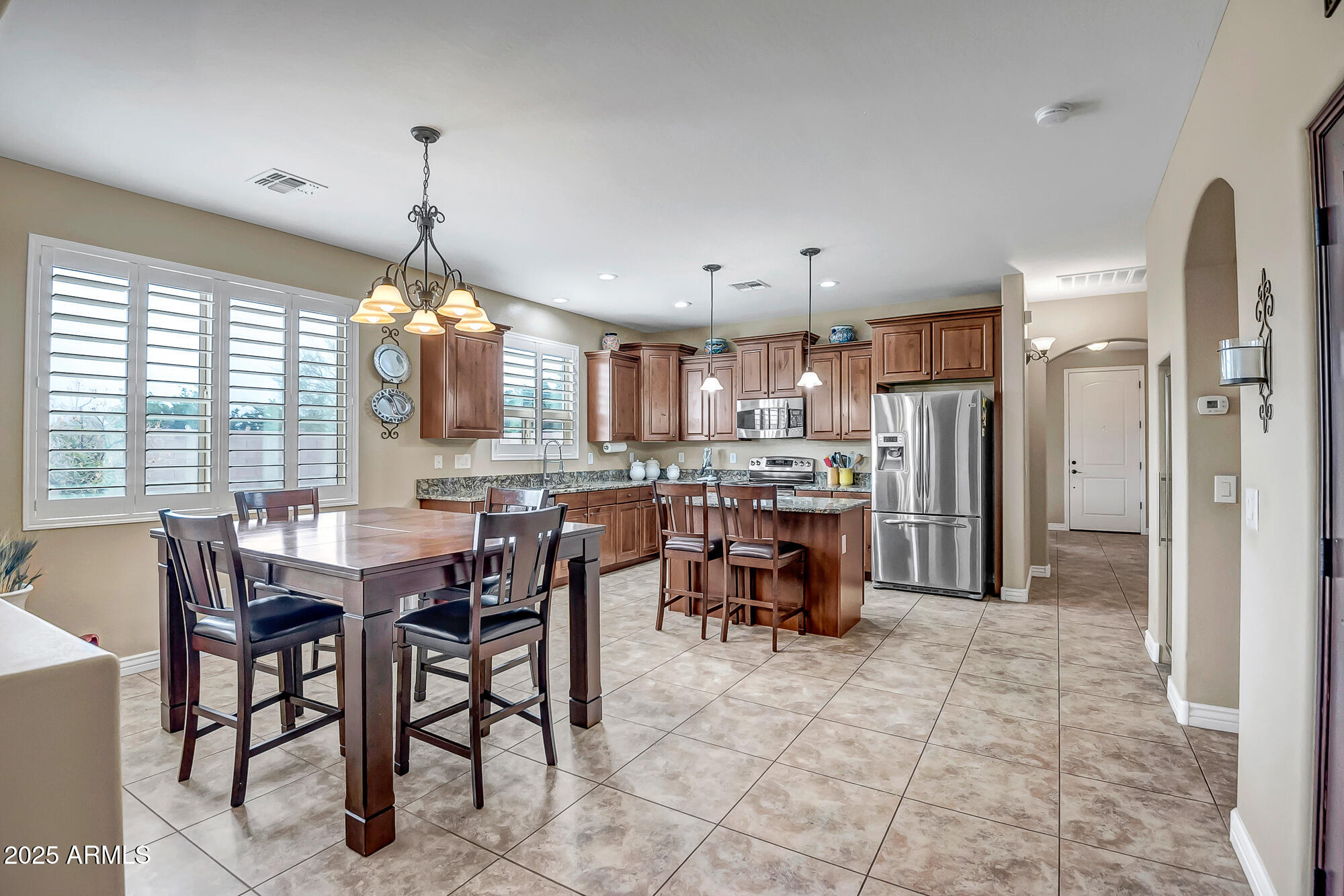 5215 E DESERT VISTA Trail