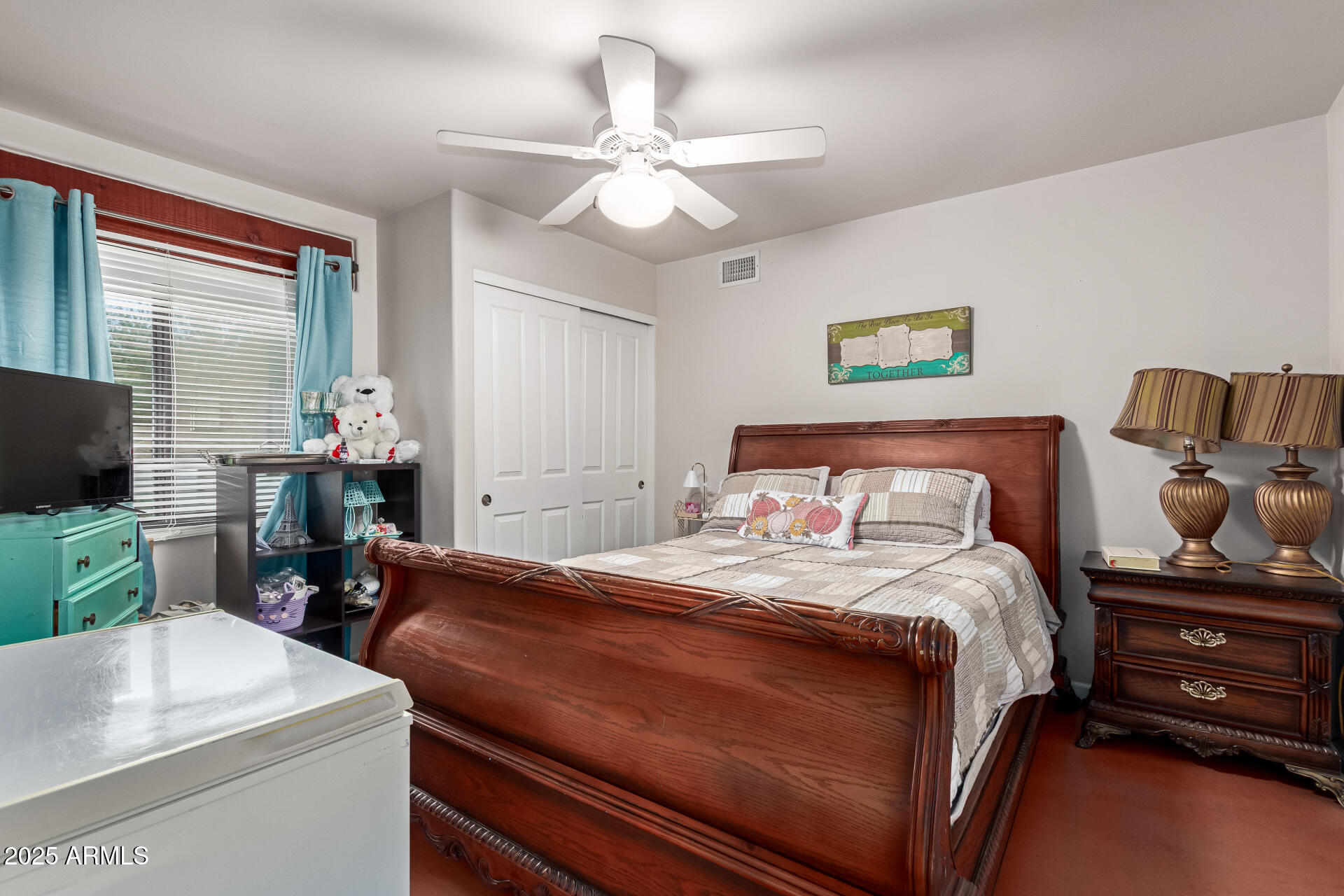 2535 W SUNRISE Drive