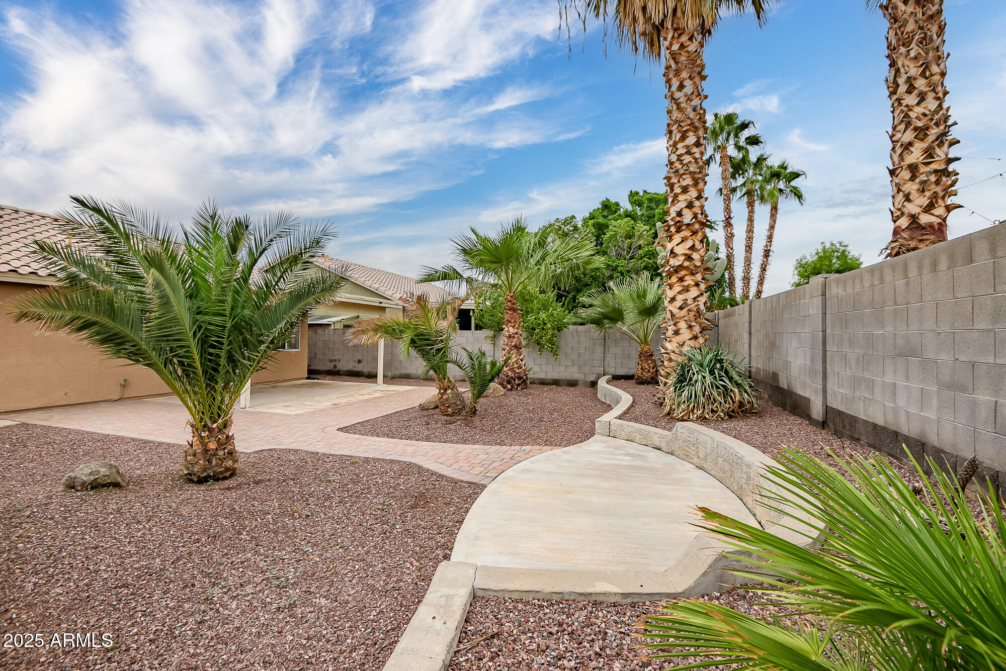 16230 W SHERMAN Street