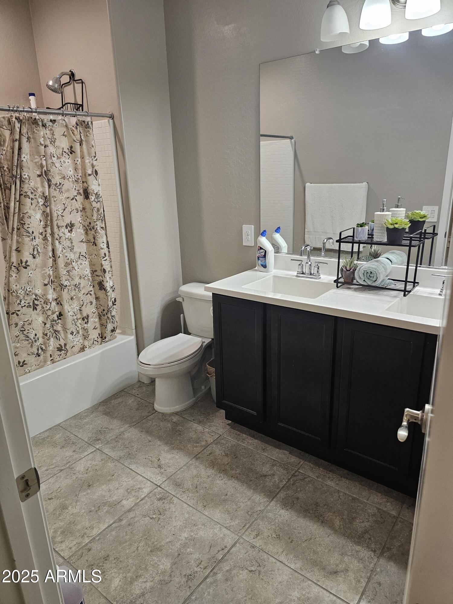 18832 W MADISON Street