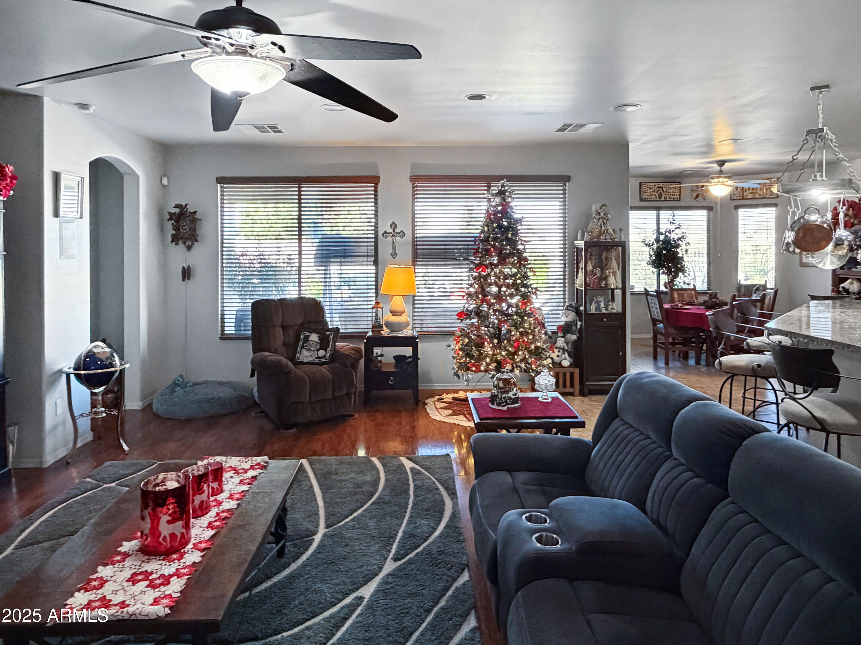 1386 E AVENIDA ISABELA