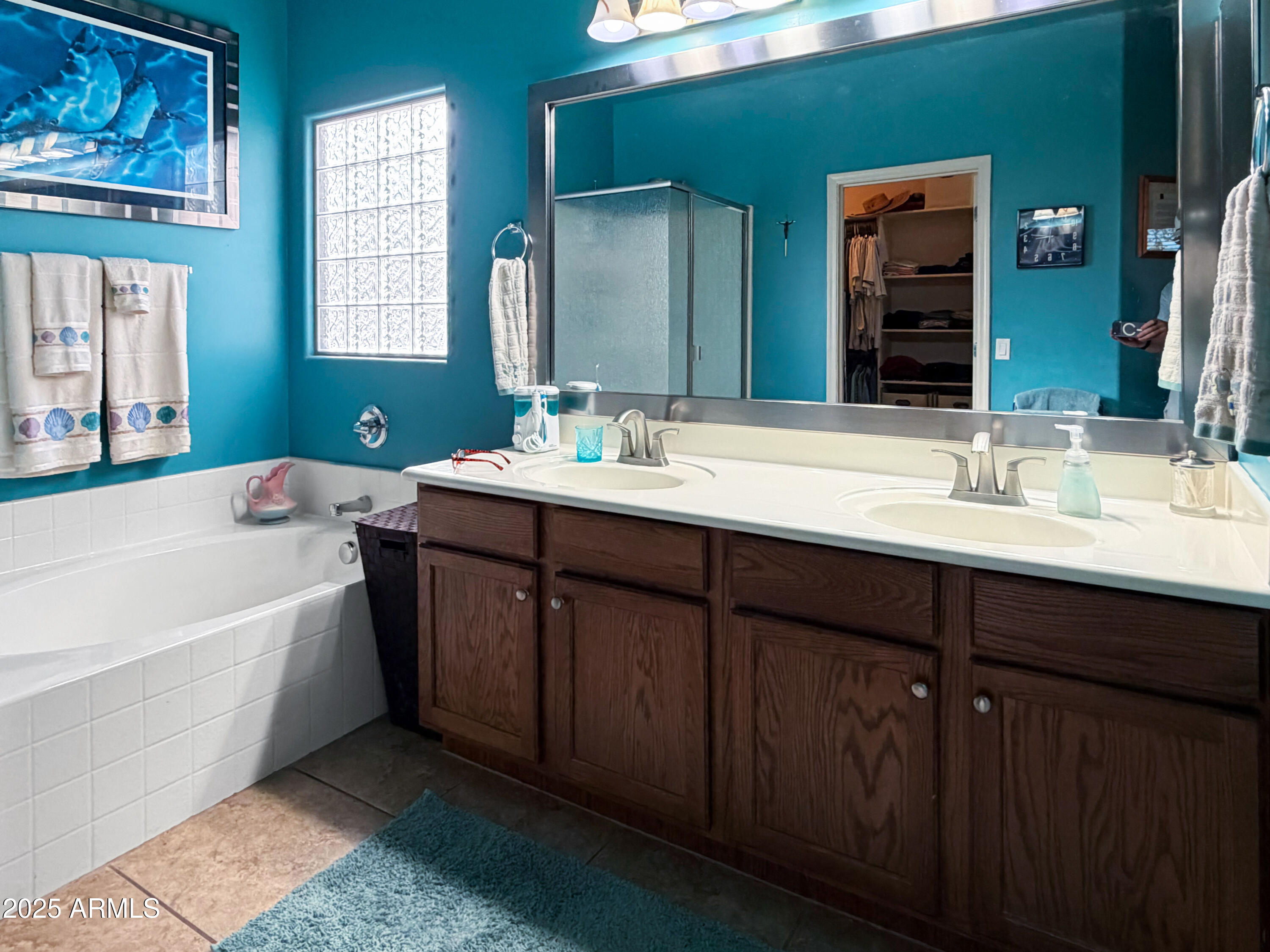 1386 E AVENIDA ISABELA