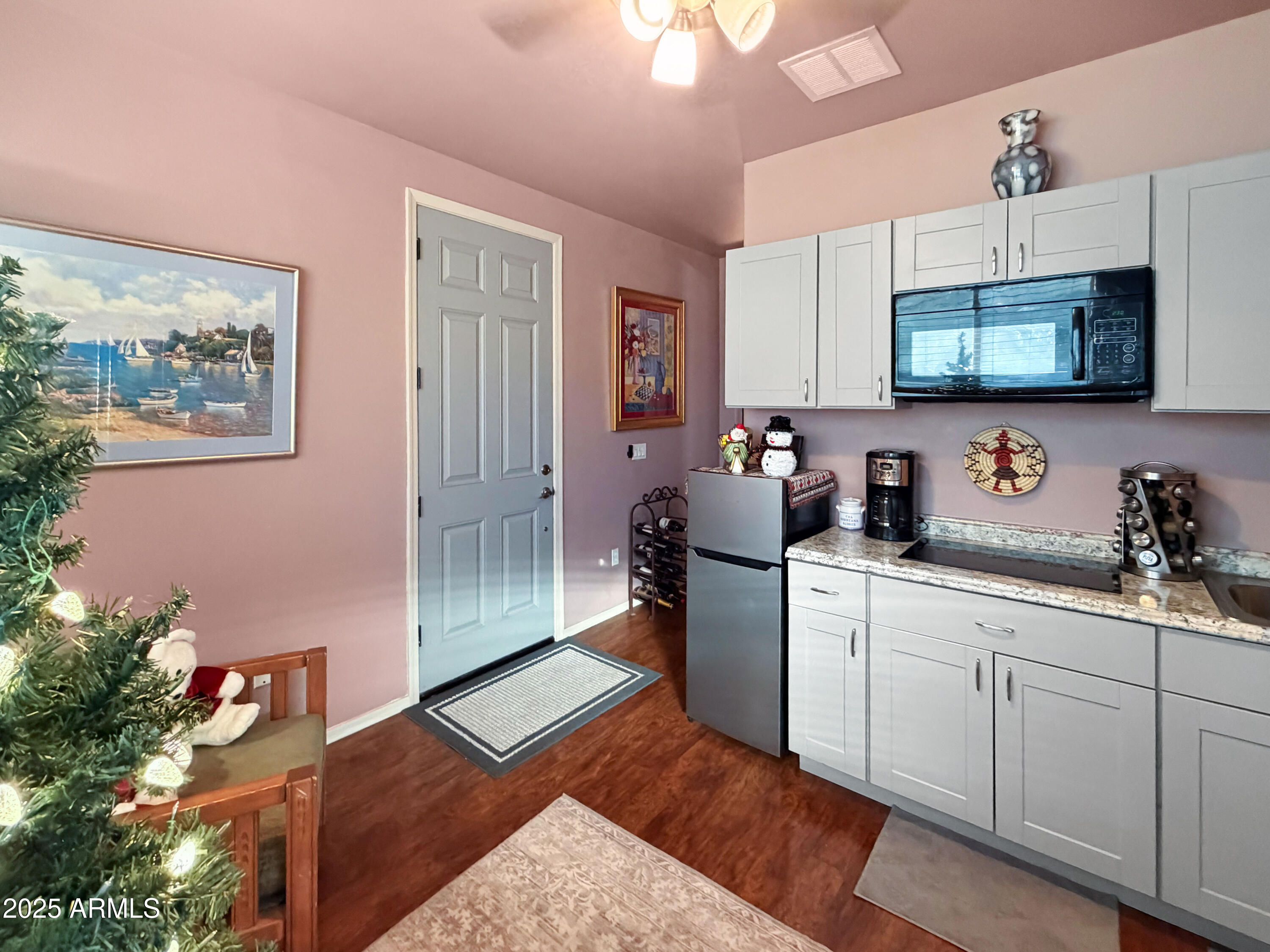 1386 E AVENIDA ISABELA