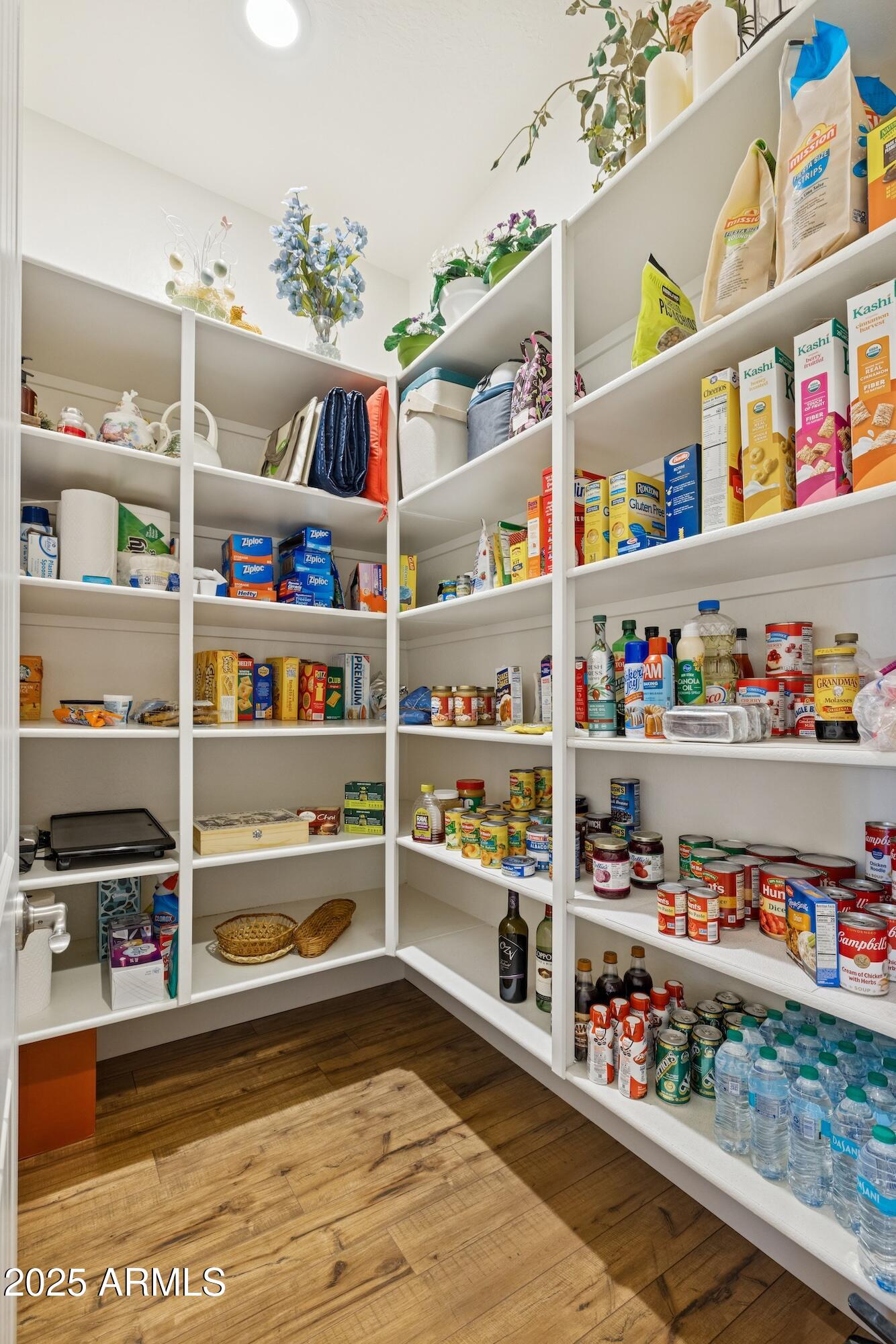 3962 E REDWOOD Place