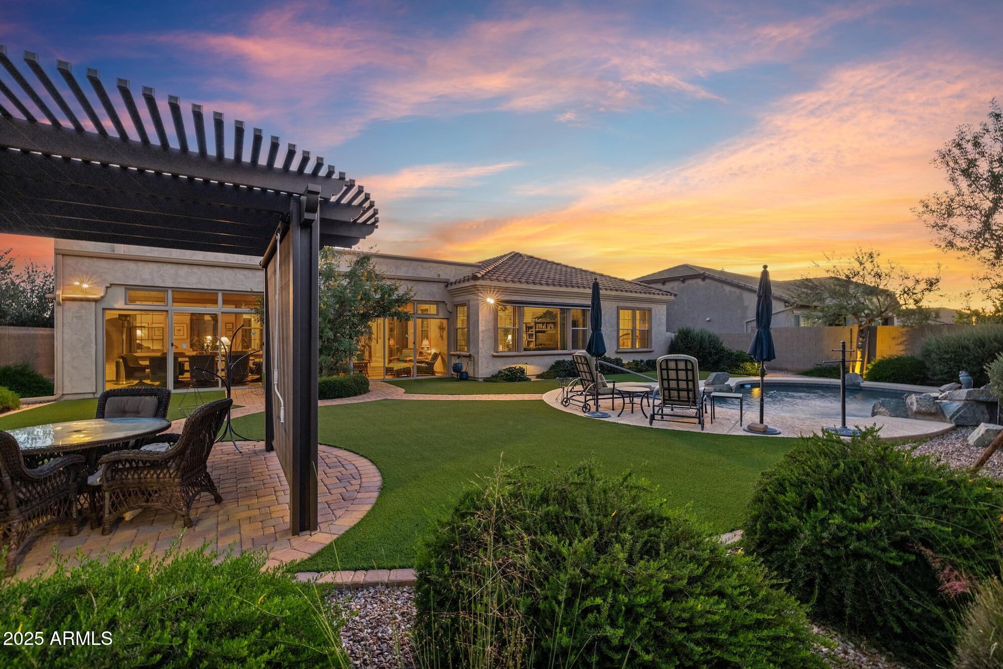 3962 E REDWOOD Place