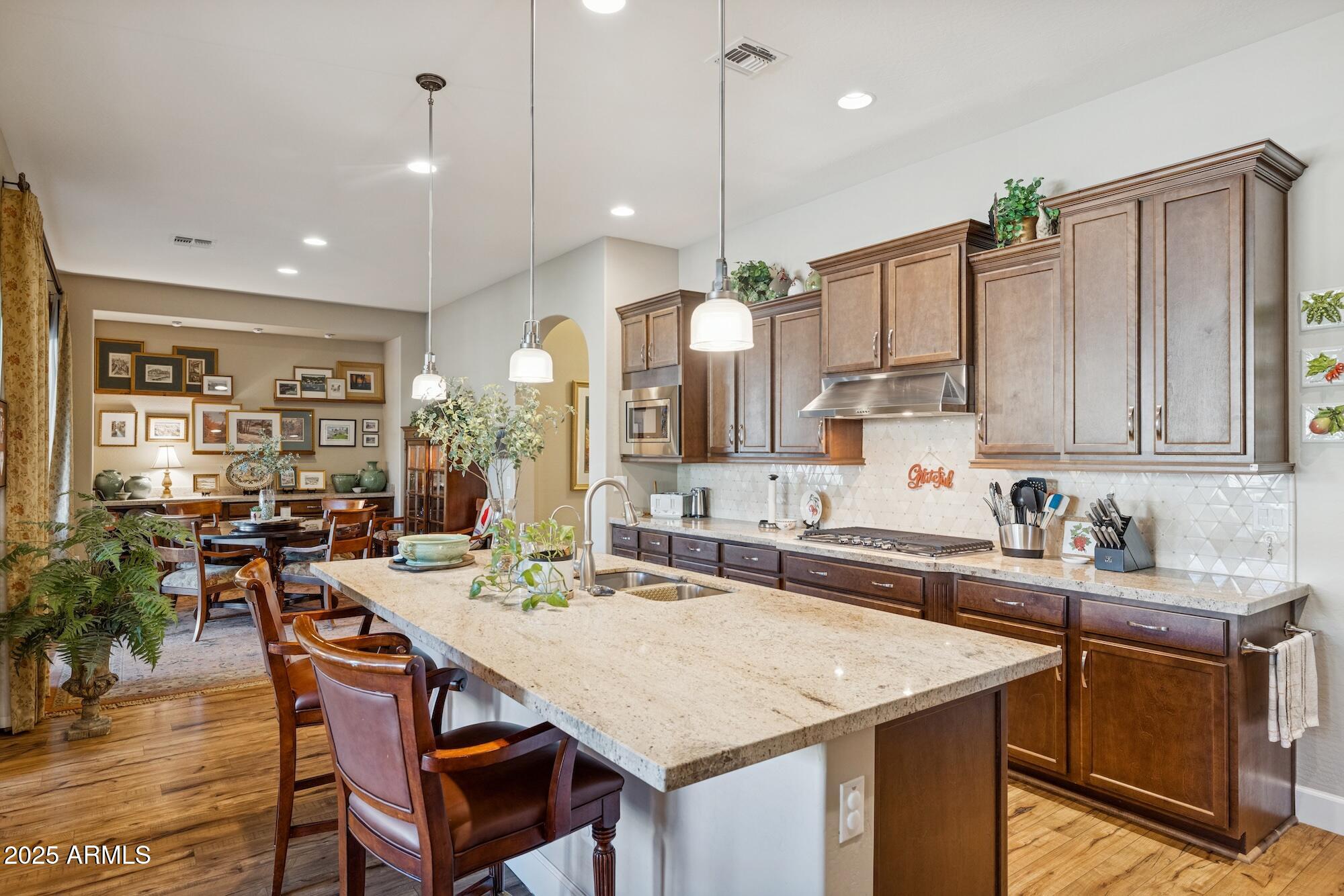 3962 E REDWOOD Place