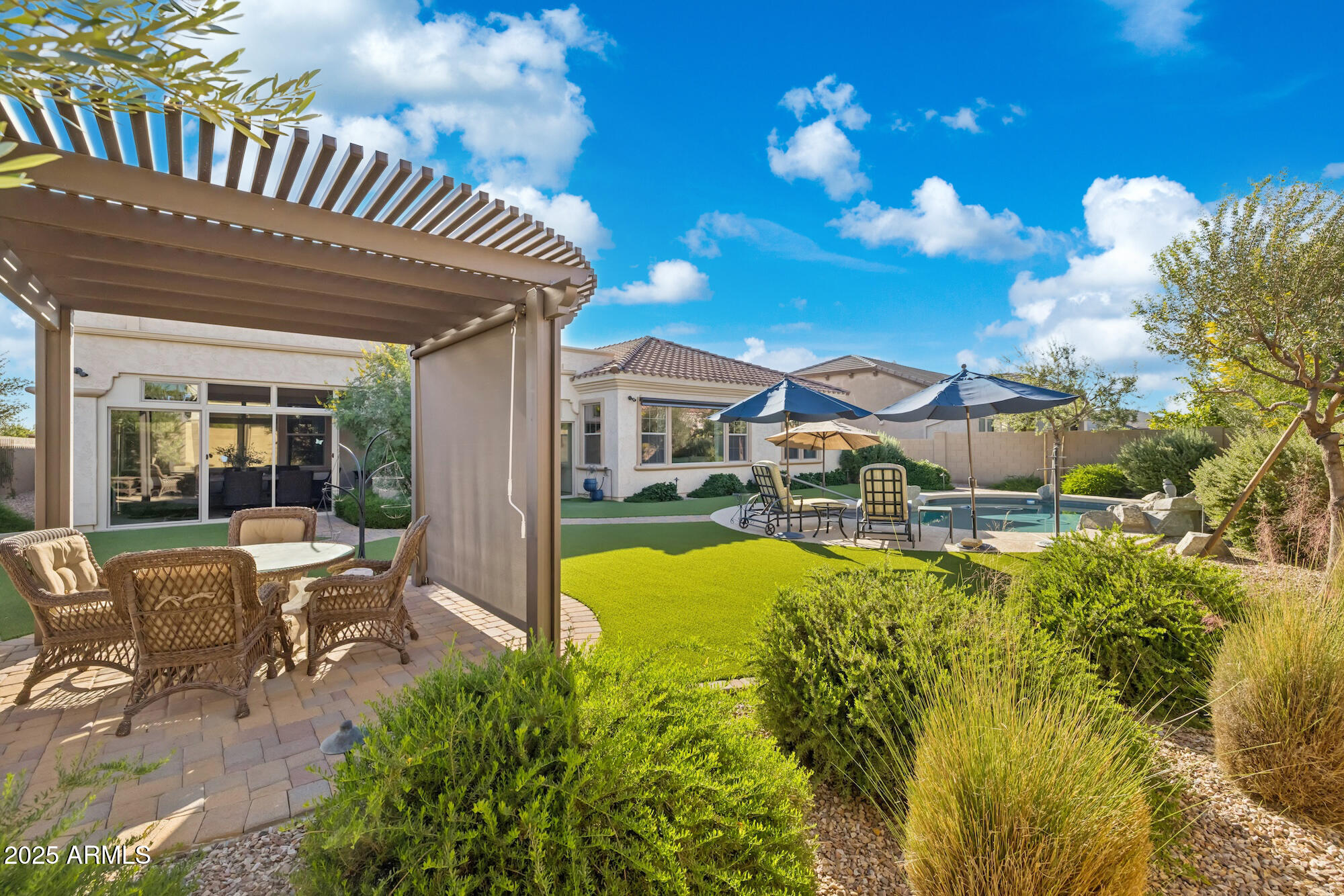 3962 E REDWOOD Place