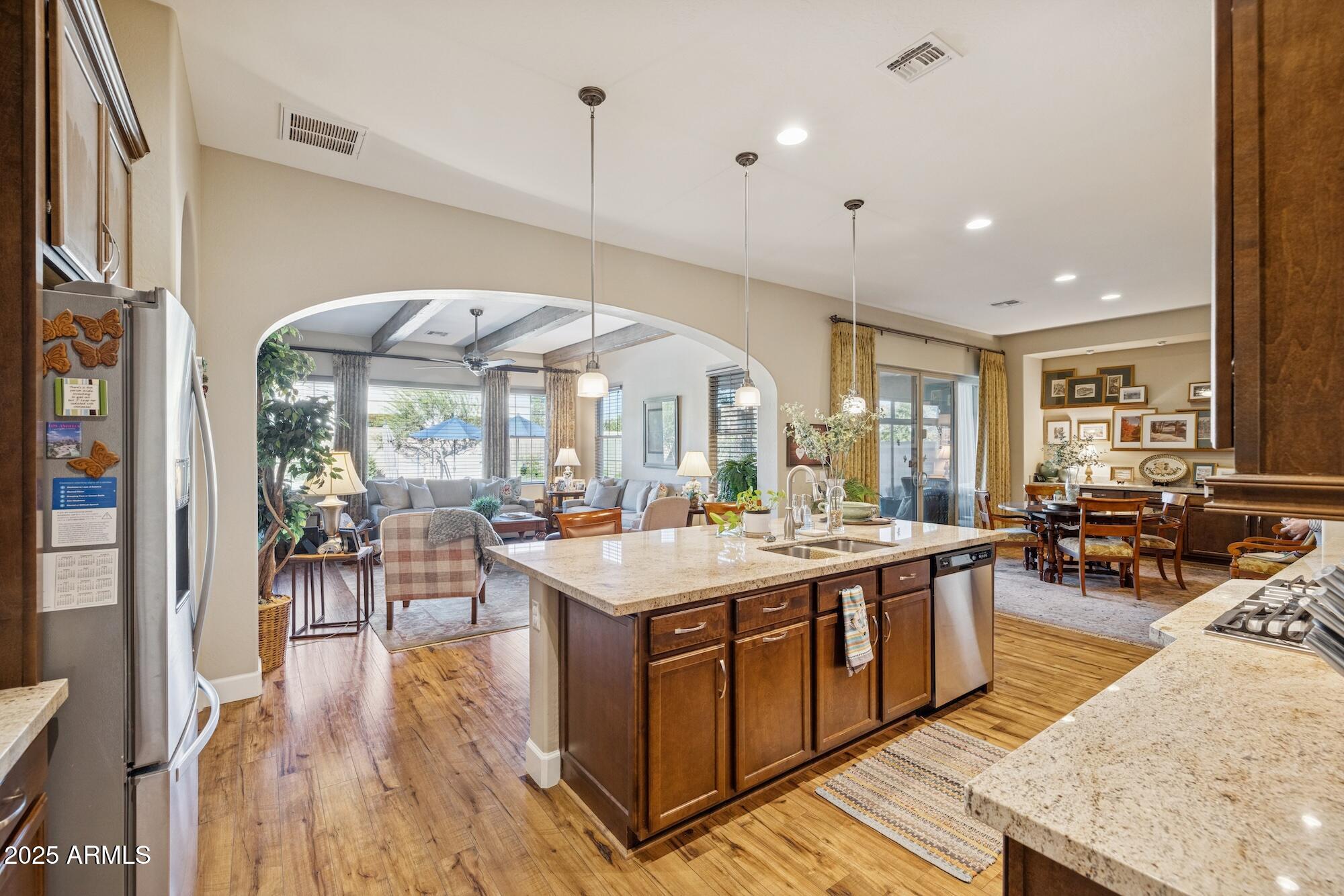 3962 E REDWOOD Place