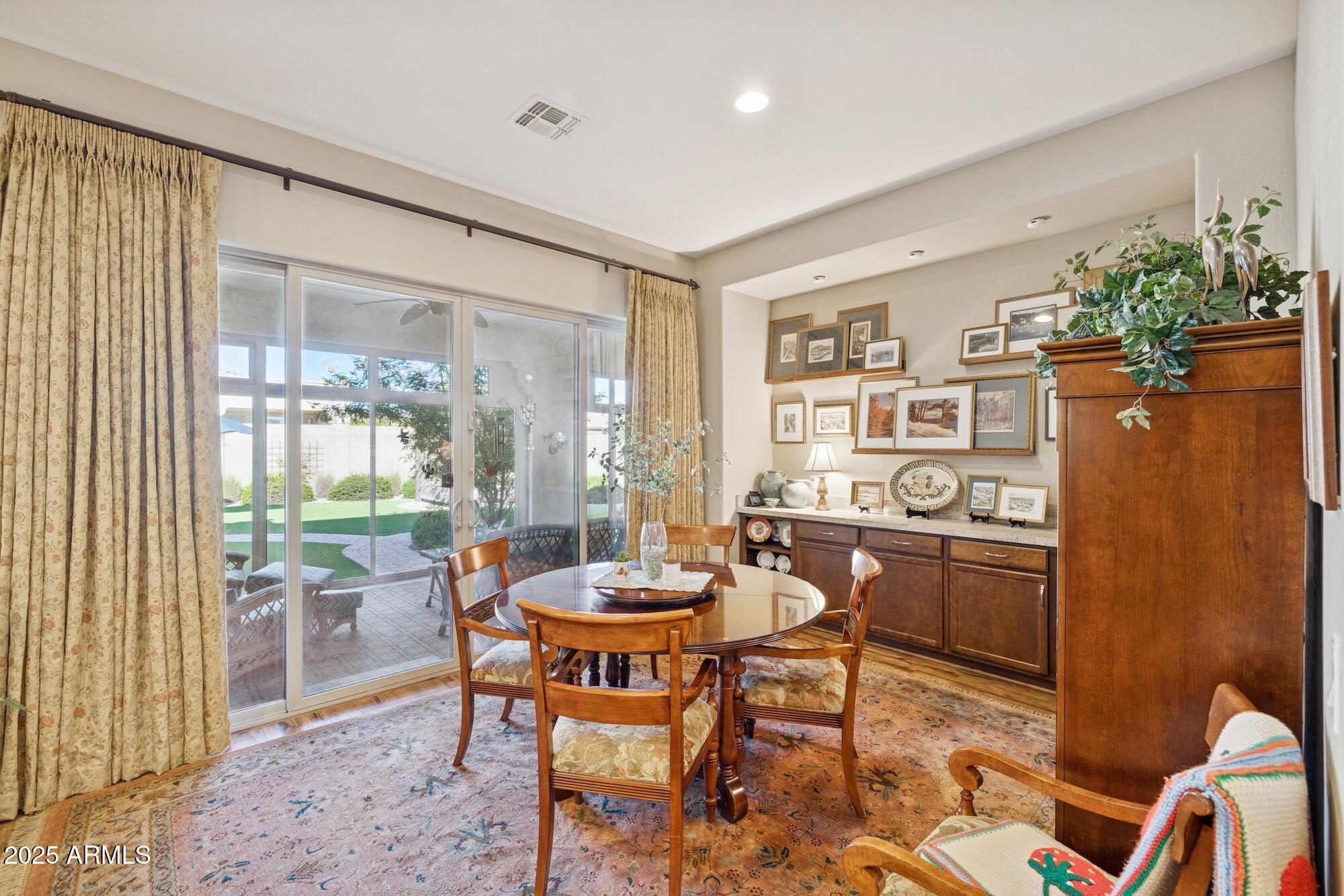 3962 E REDWOOD Place