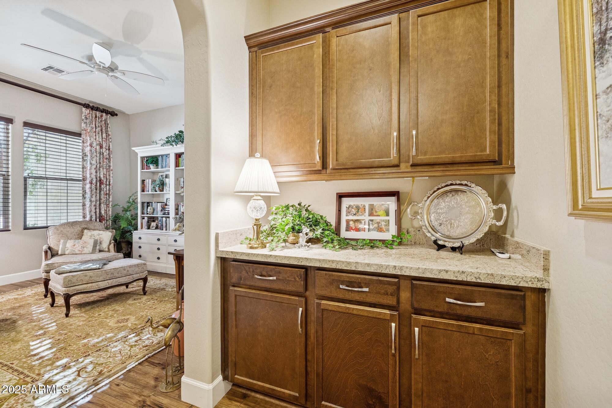 3962 E REDWOOD Place