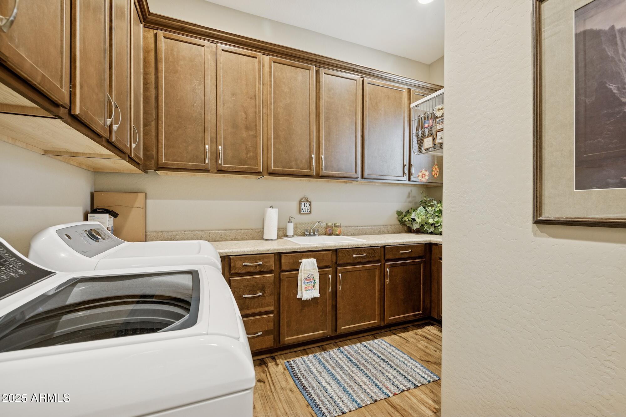 3962 E REDWOOD Place