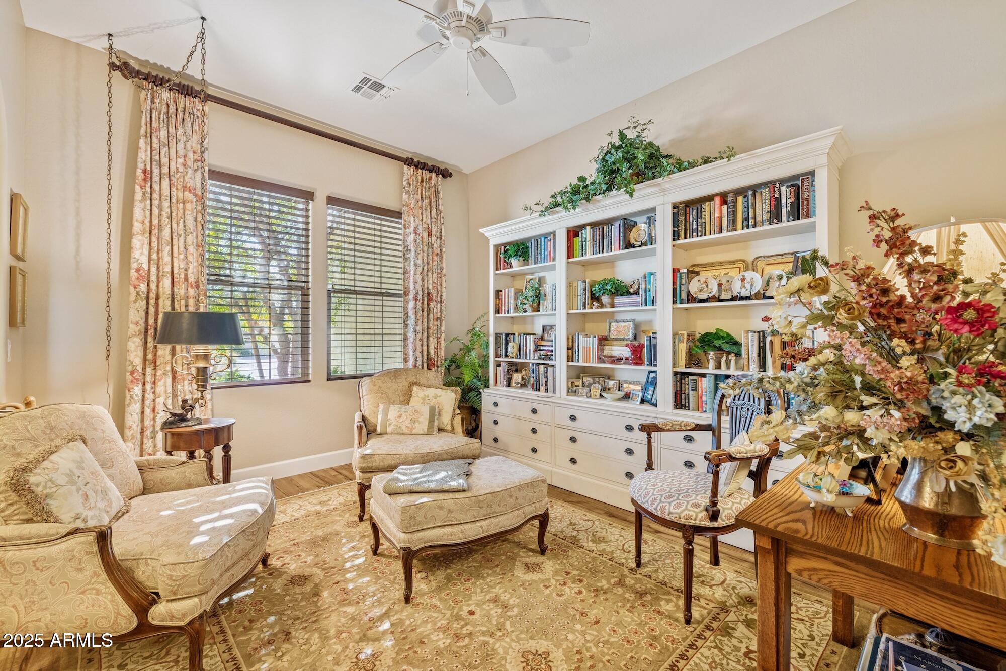 3962 E REDWOOD Place