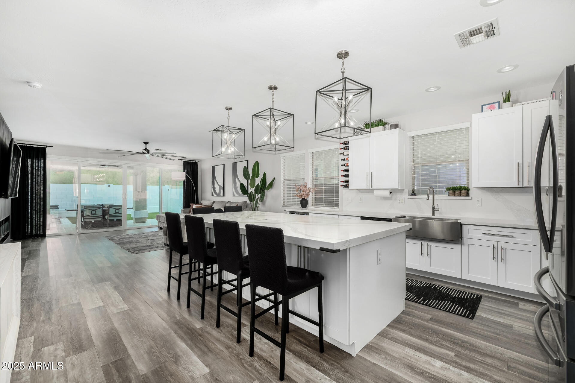 1644 E CIELO GRANDE Avenue