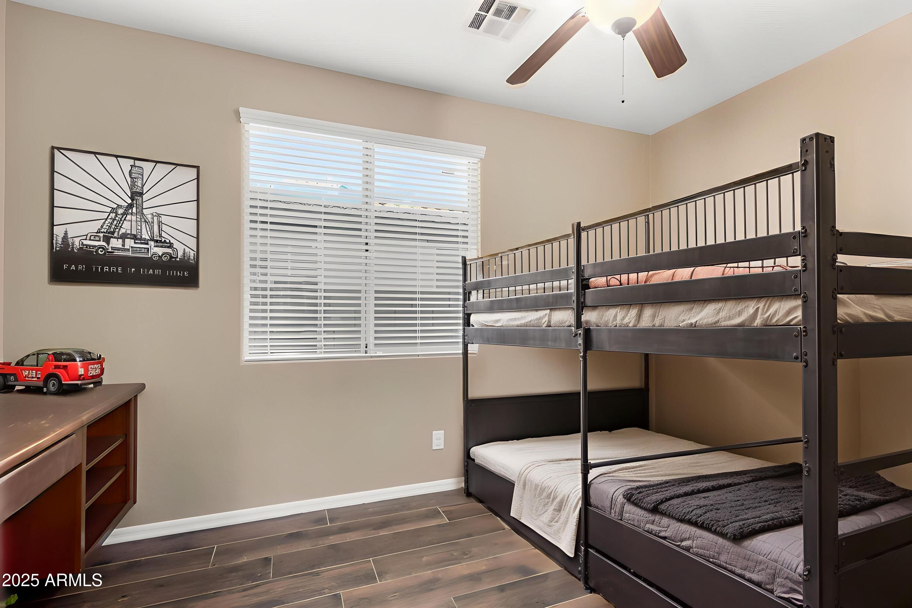 2743 E NARROWLEAF Drive