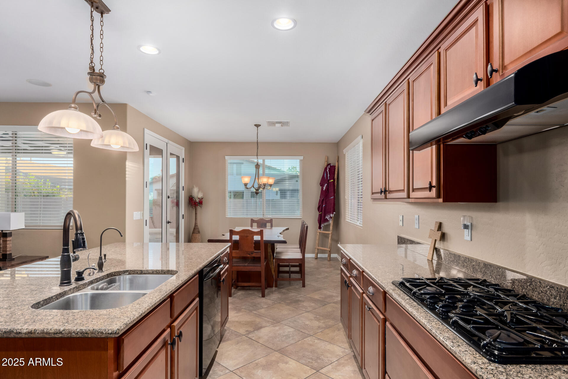 2743 E NARROWLEAF Drive