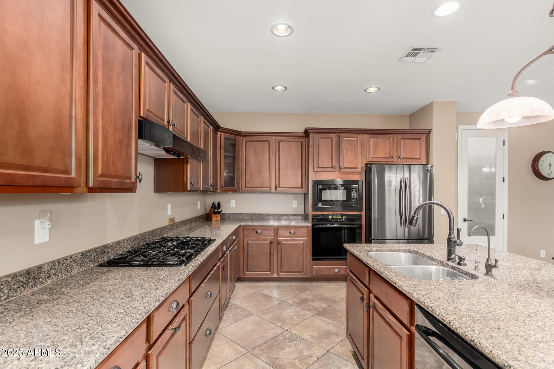 2743 E NARROWLEAF Drive