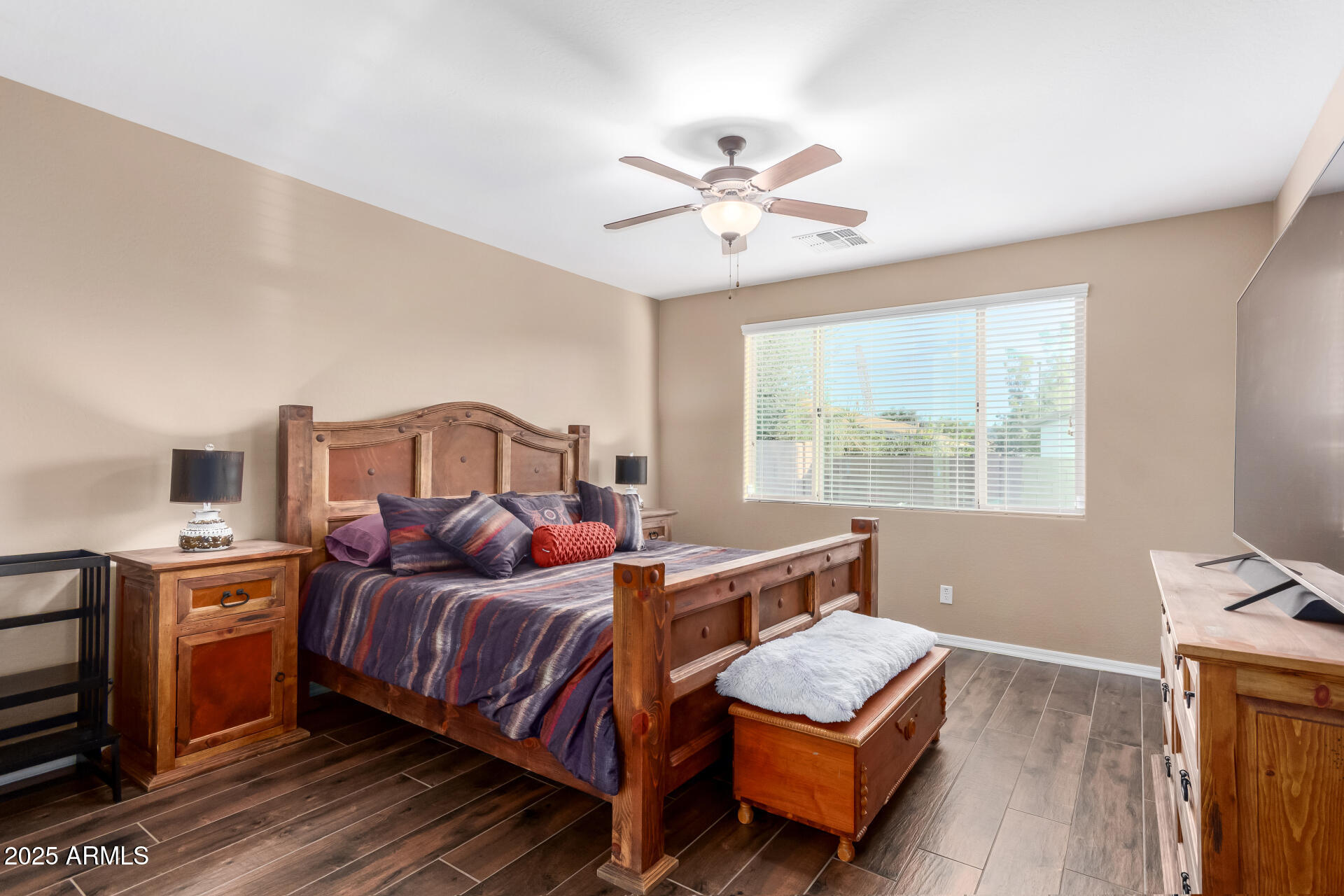 2743 E NARROWLEAF Drive