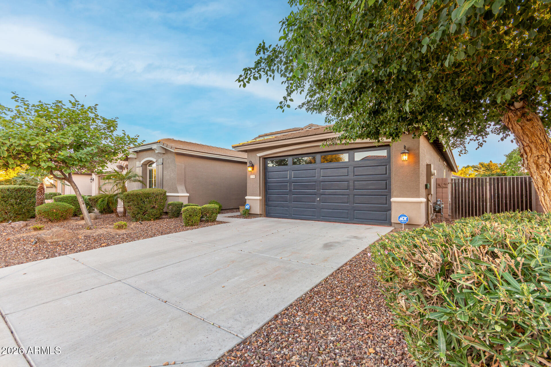 2743 E NARROWLEAF Drive