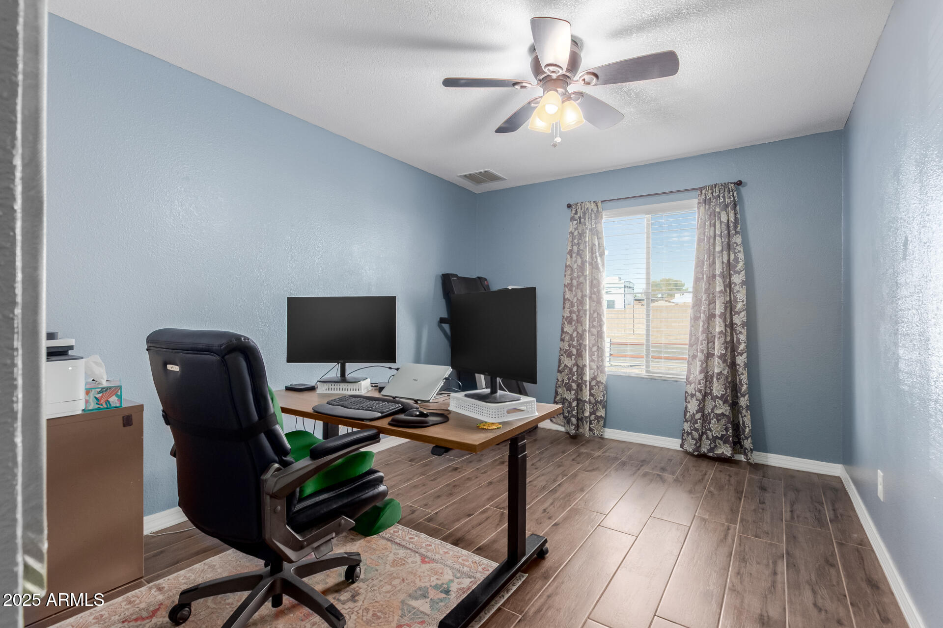 6925 W SUNNYSLOPE Lane