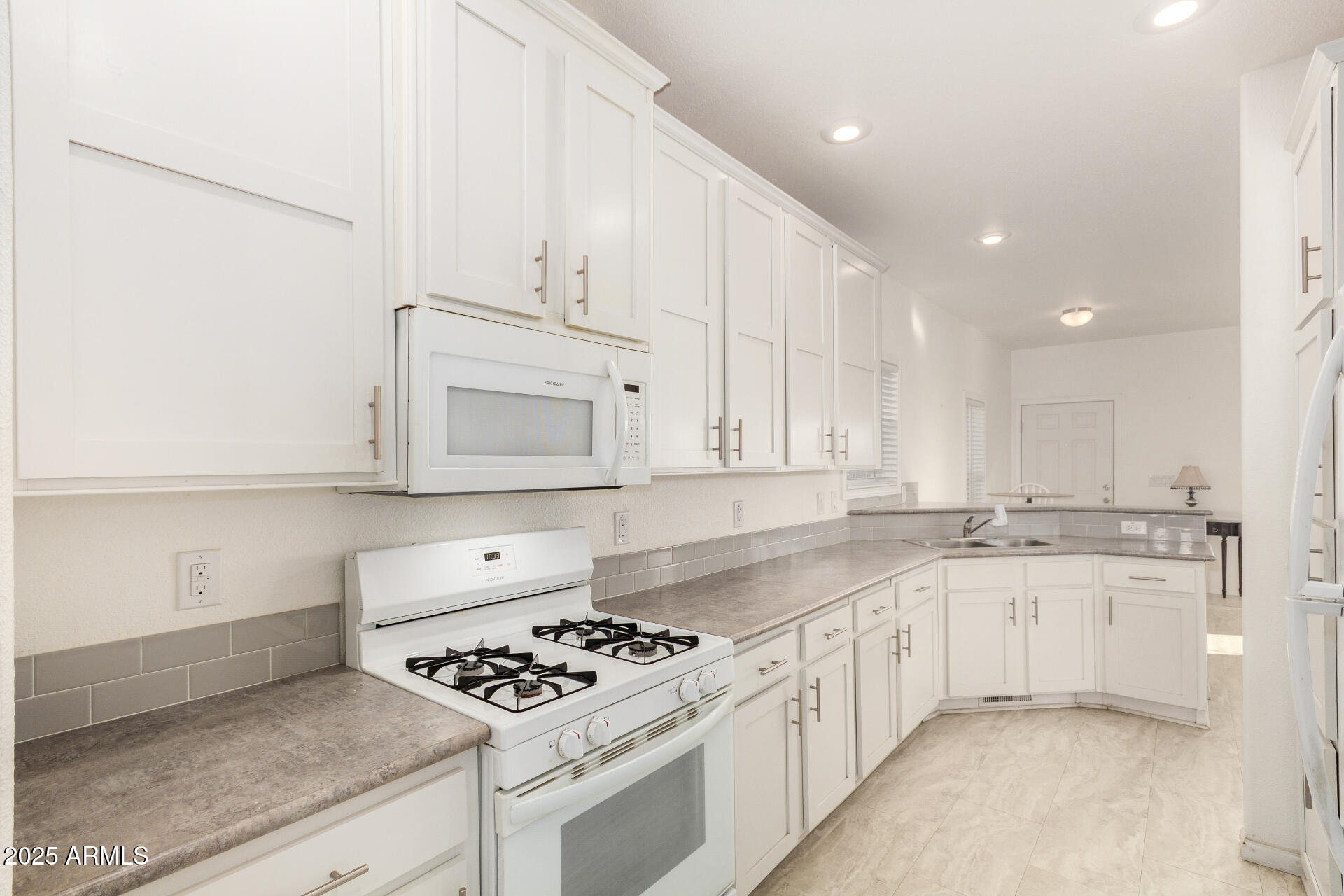 10540 E Apache Trail 93