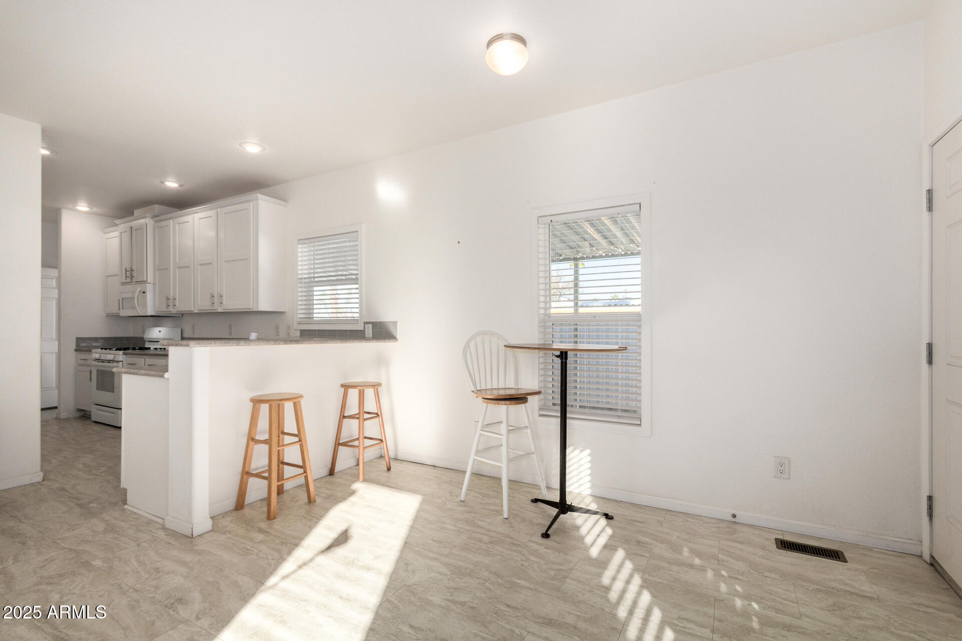 10540 E Apache Trail 93