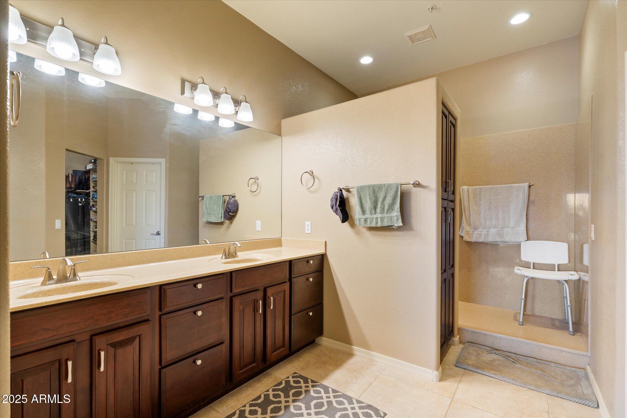 14601 N DICKENS Court