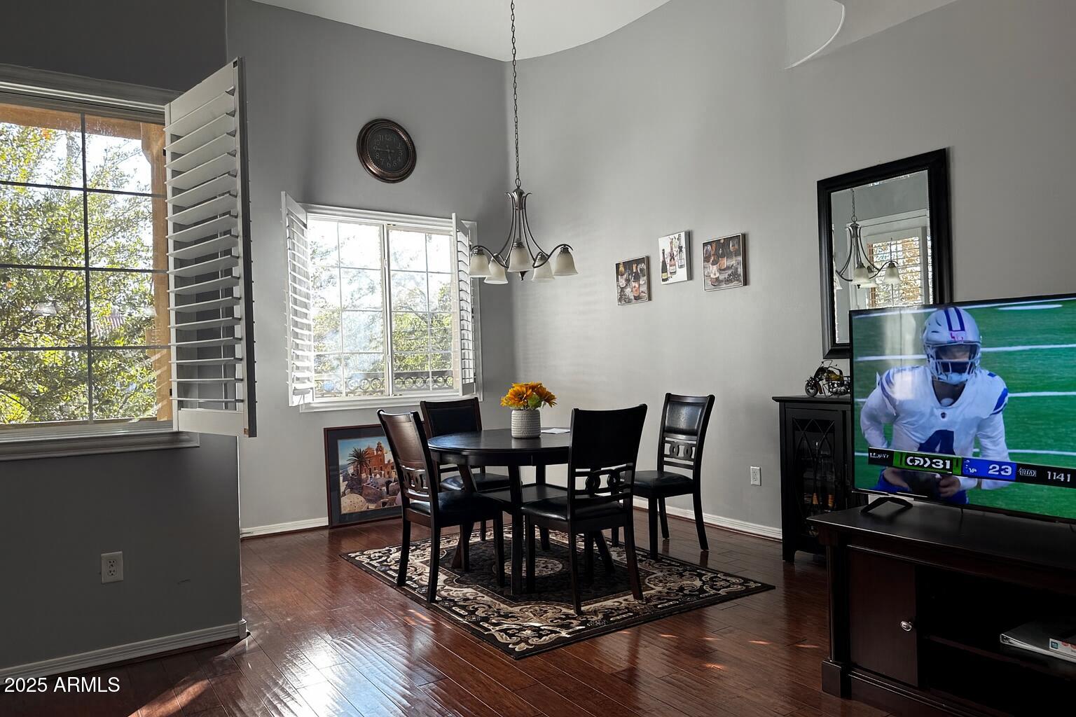 121 N CALIFORNIA Street 29