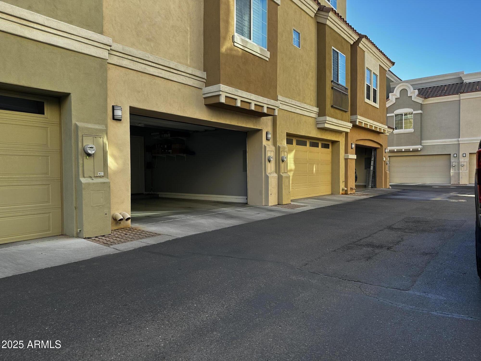 121 N CALIFORNIA Street 29