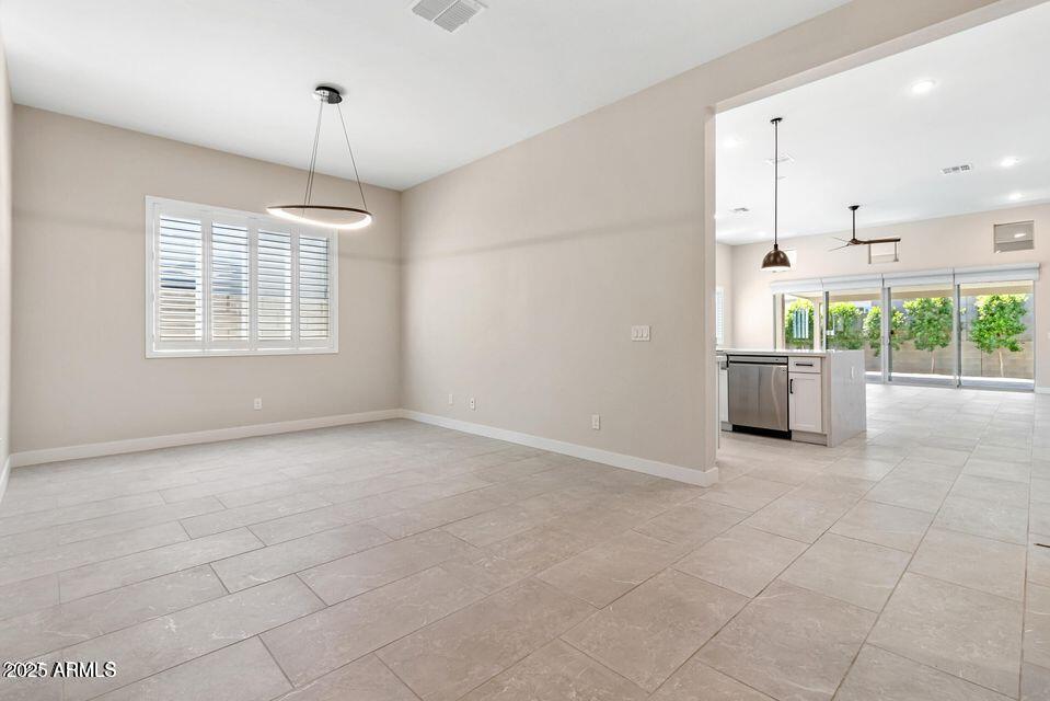 21387 W MEADOWBROOK Avenue